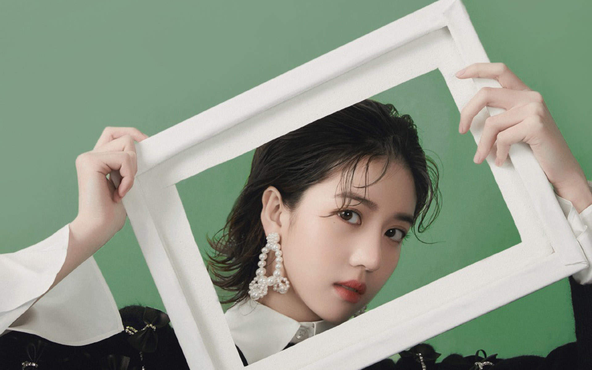 高清台湾美女李凯馨个性时髦写真桌面壁纸图片