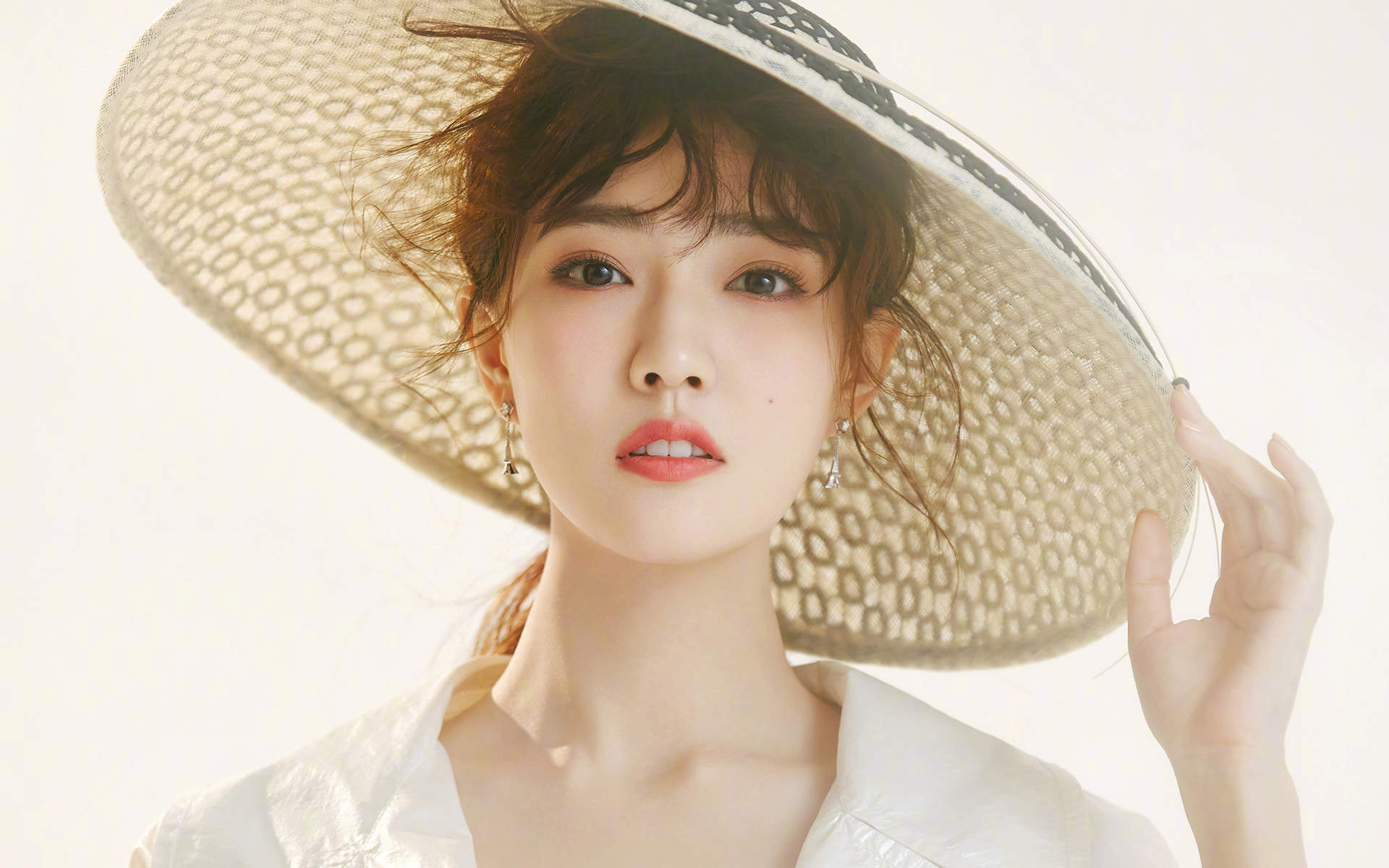 中国内地内蒙古呼和浩特女演员徐璐性感牛仔连体装时尚写真高清图片图片