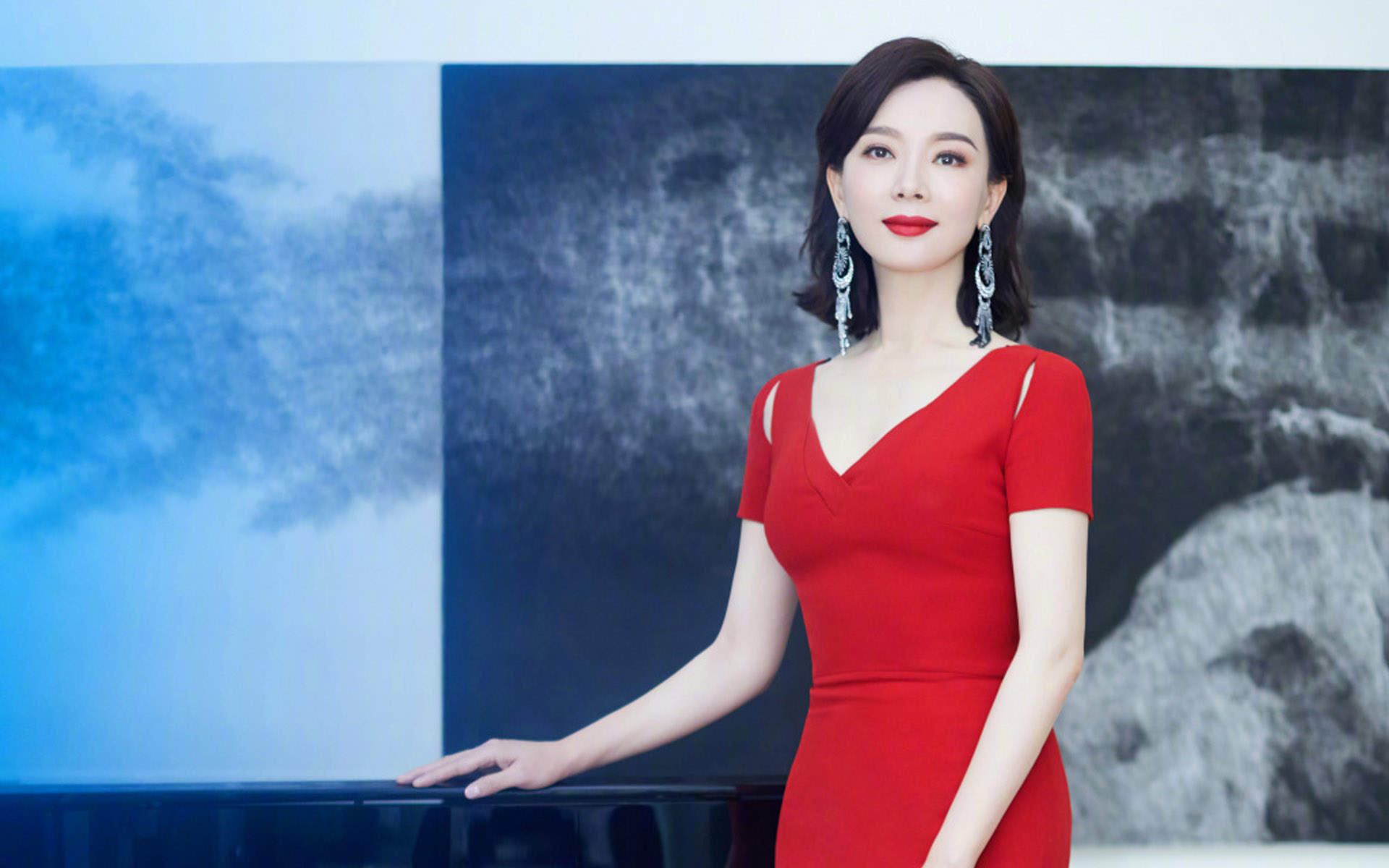 中国影视湖北黄石女演员性感红唇陈数彰显高贵冷艳图片