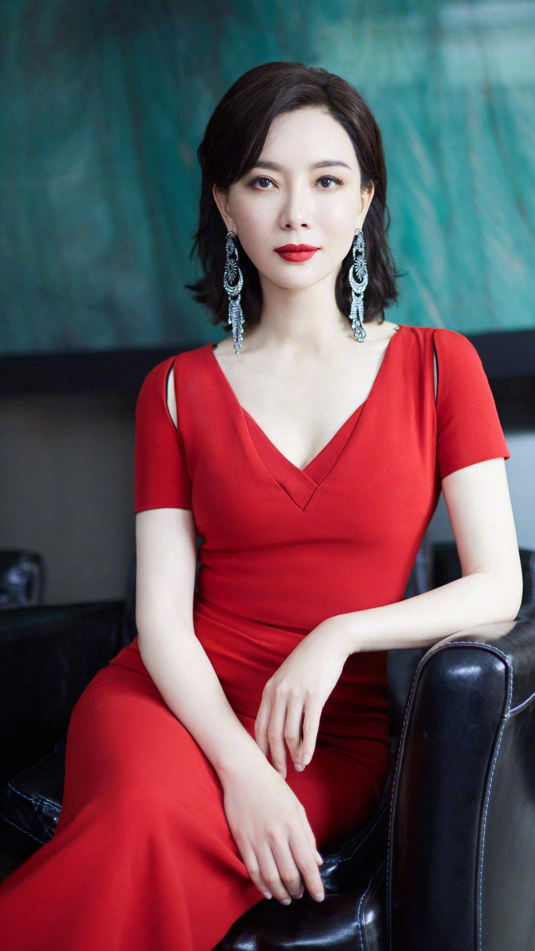 中国影视湖北黄石女演员性感红唇陈数彰显高贵冷艳图片