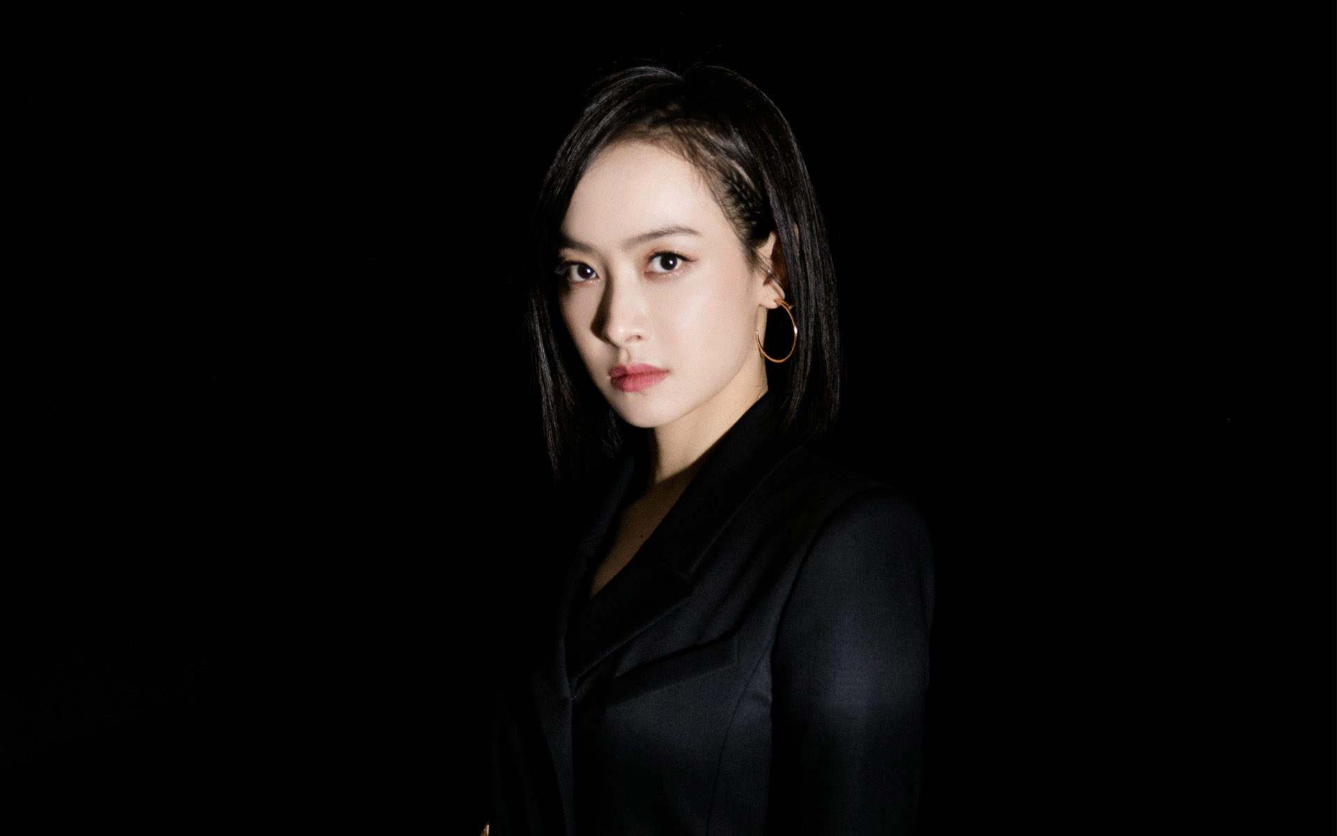 山东省青岛女演员宋茜妩媚动人写真桌面壁纸图片