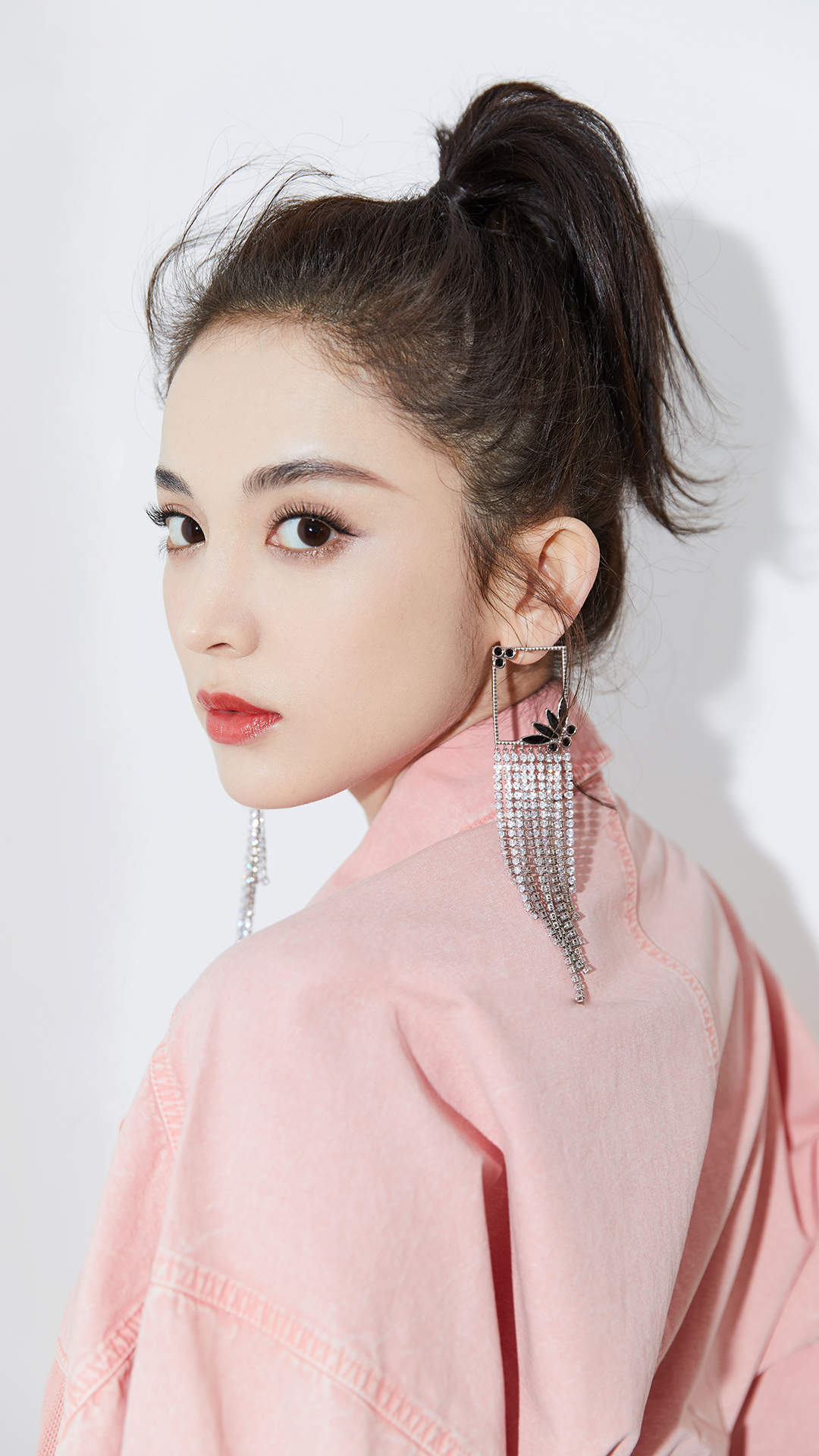 中国内地新疆乌鲁木齐市影视女演员古力娜扎清秀写真手机壁纸图片 中国内地新疆乌鲁木齐市影视女演员古力娜扎清秀写真手机壁纸图片