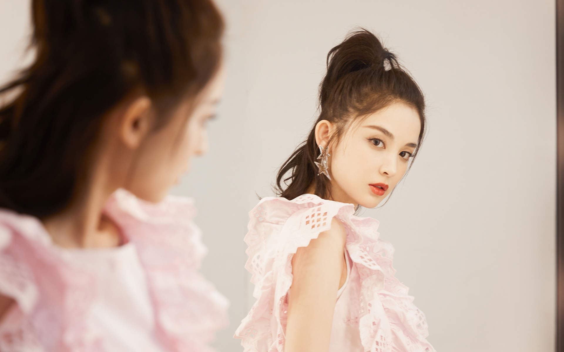 中国内地新疆乌鲁木齐市影视女演员古力娜扎梦幻性感高清桌面壁纸图片 中国内地新疆乌鲁木齐市影视女演员古力娜扎梦幻性感高清桌面壁纸图片