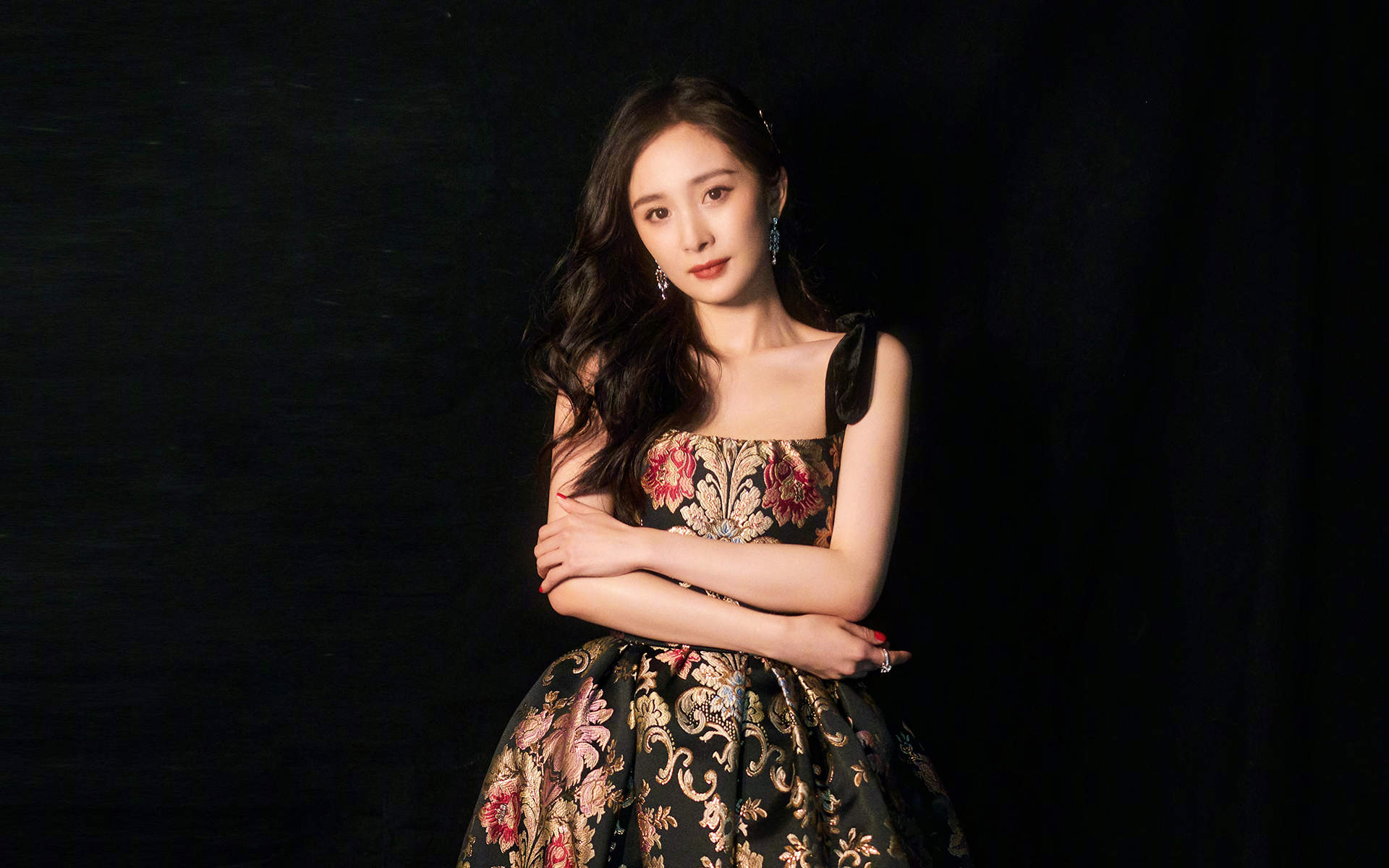 中国内地北京影视女演员杨幂优雅复古写真桌面壁纸图片