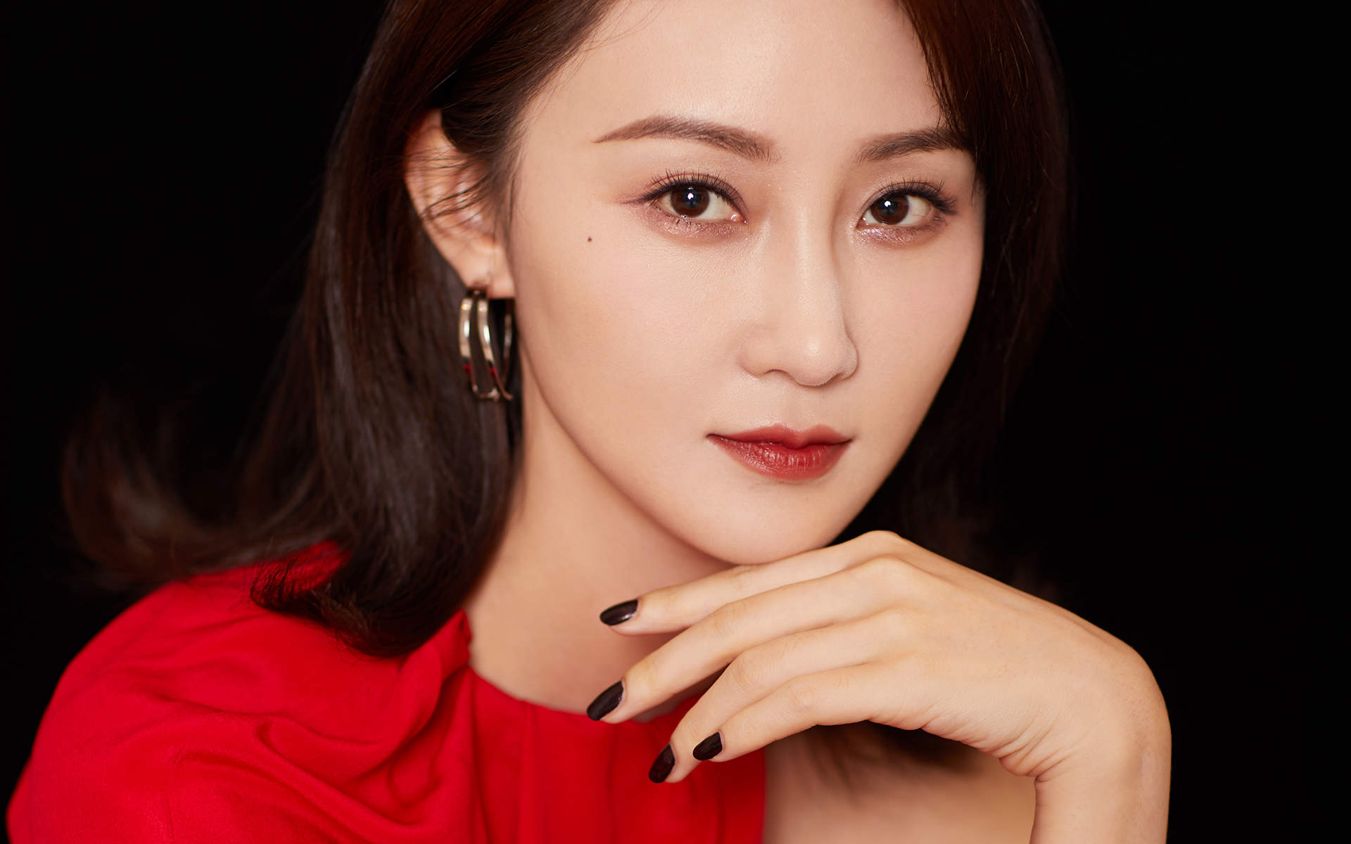 中国内地辽宁省大连女演员林鹏优雅干练写真图片图片