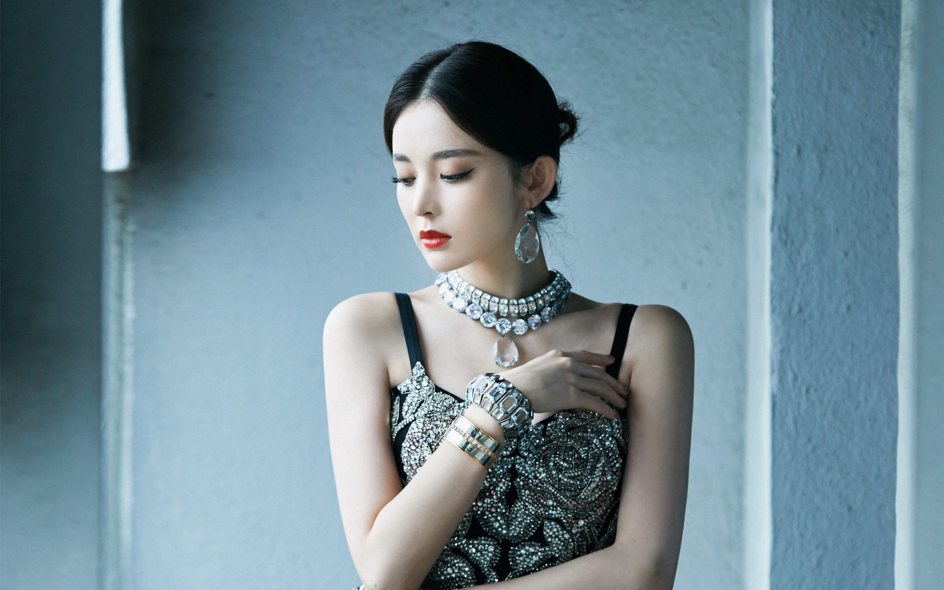 中国内地新疆乌鲁木齐市影视女演员古力娜扎甜美写真手机壁纸图片 中国内地新疆乌鲁木齐市影视女演员古力娜扎甜美写真手机壁纸图片