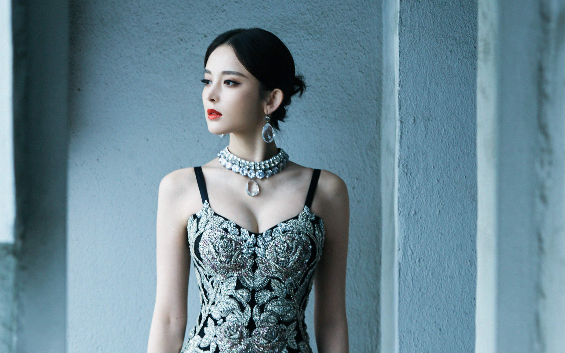 中国内地新疆乌鲁木齐市影视女演员古力娜扎甜美写真手机壁纸图片 中国内地新疆乌鲁木齐市影视女演员古力娜扎甜美写真手机壁纸图片