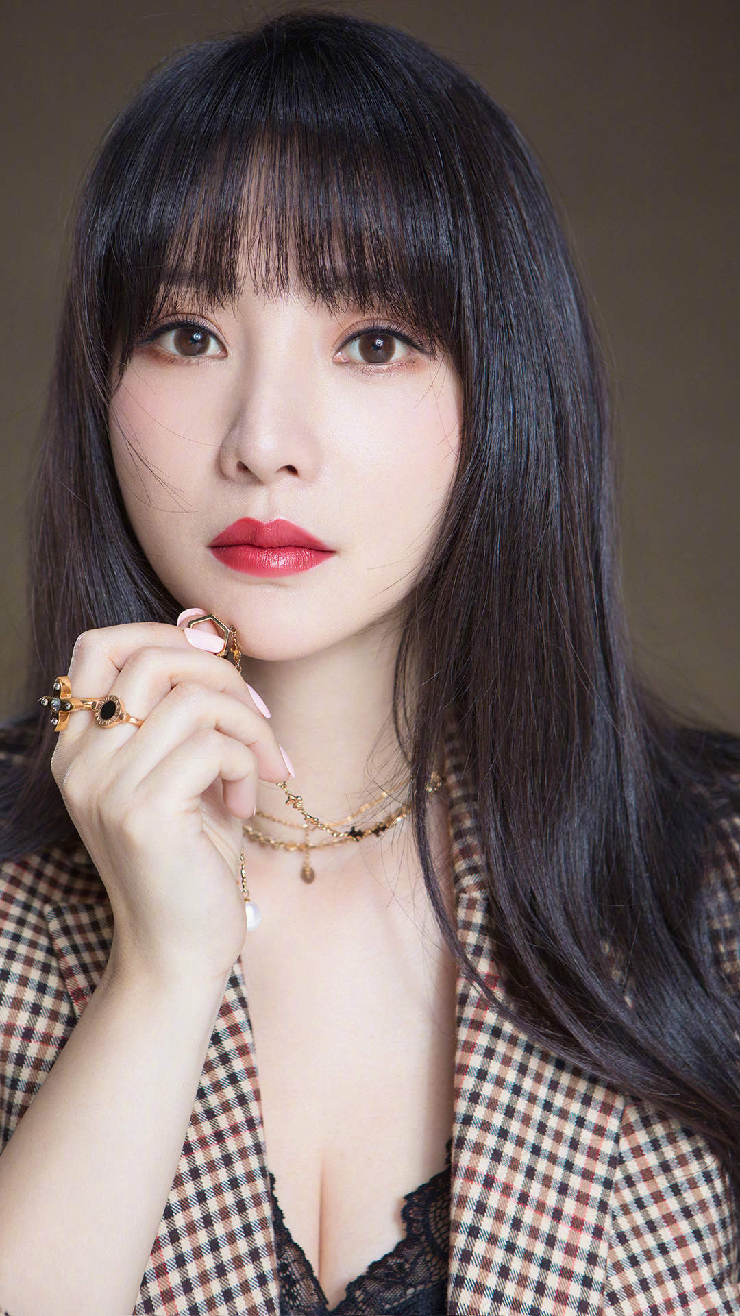 中国内地湖南衡阳女演员柳岩性感优雅写真桌面壁纸图片