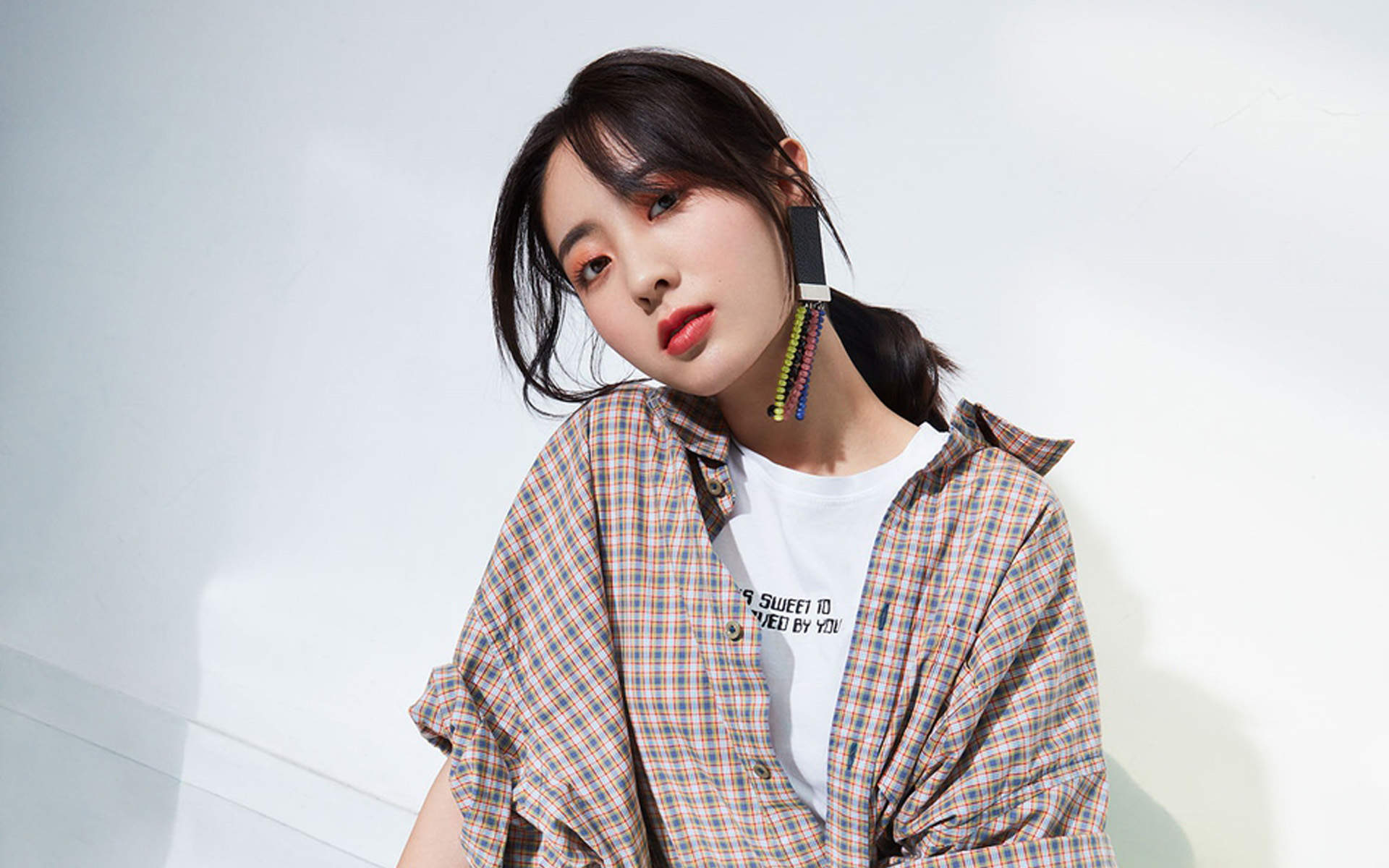 高清中国内地北京朝阳女演员邢菲温婉灵动写真桌面壁纸图片 高清中国内地北京朝阳女演员邢菲温婉灵动写真桌面壁纸图片