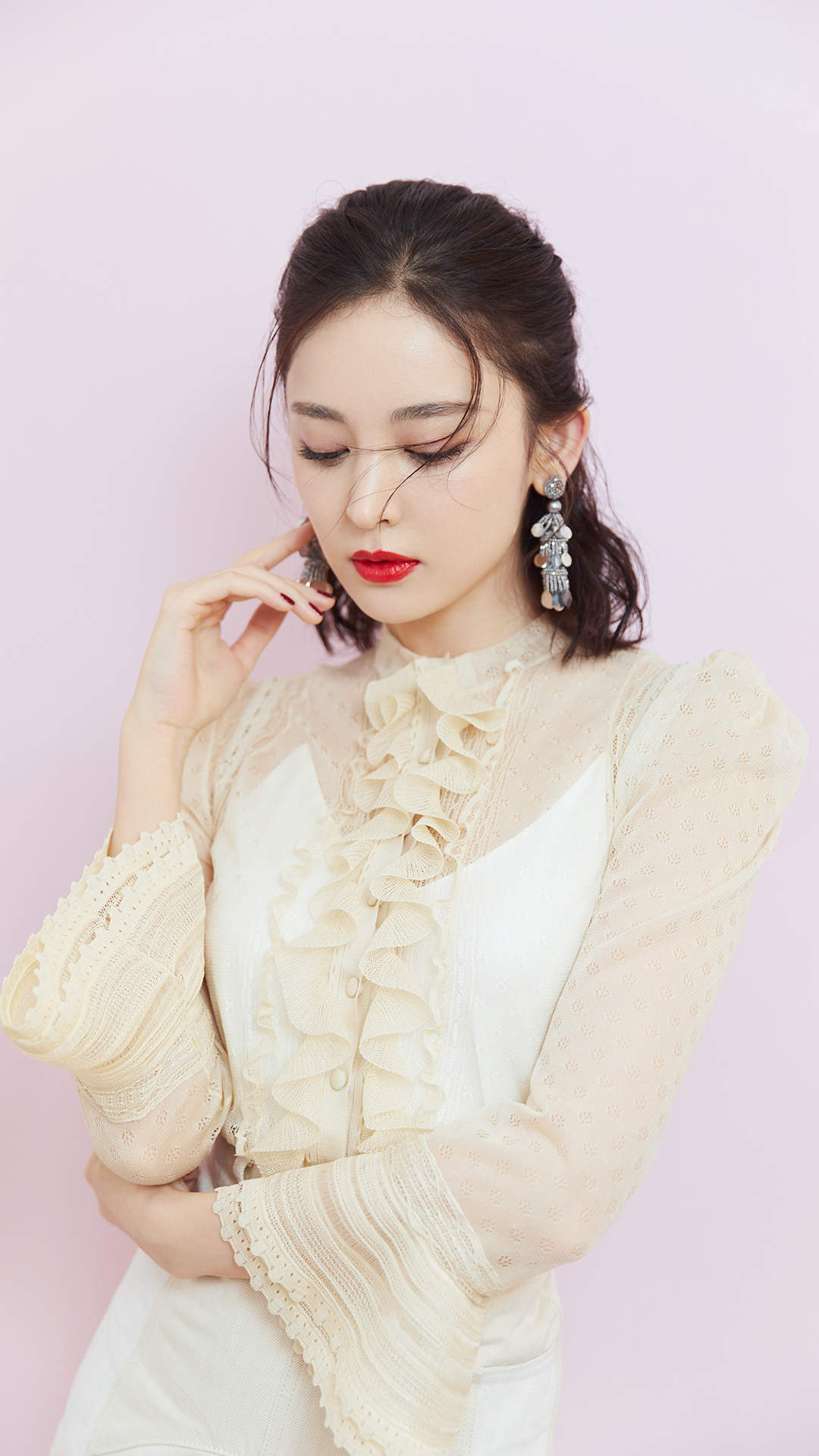 中国内地新疆乌鲁木齐市影视女演员古力娜扎甜美写真手机壁纸图片