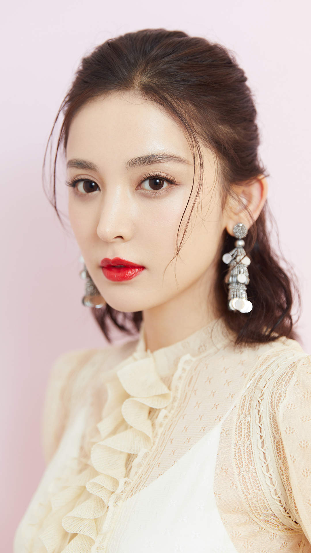中国内地新疆乌鲁木齐市影视女演员古力娜扎甜美写真手机壁纸图片 中国内地新疆乌鲁木齐市影视女演员古力娜扎甜美写真手机壁纸图片