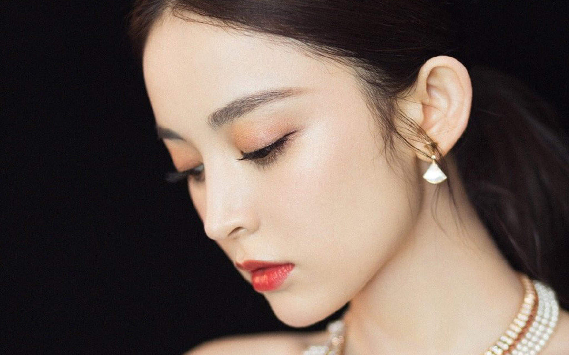 中国内地新疆乌鲁木齐市影视女演员古力娜扎清秀写真手机壁纸图片 中国内地新疆乌鲁木齐市影视女演员古力娜扎清秀写真手机壁纸图片