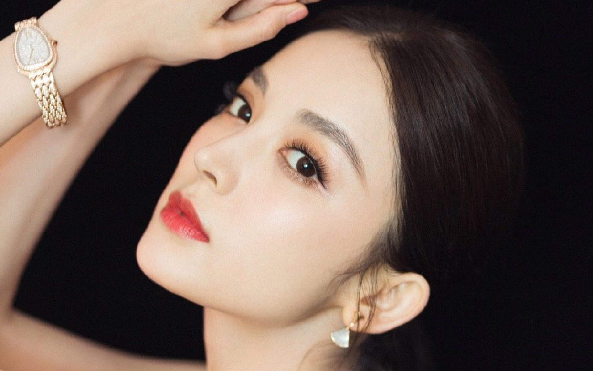中国内地新疆乌鲁木齐市影视女演员古力娜扎清秀写真手机壁纸图片