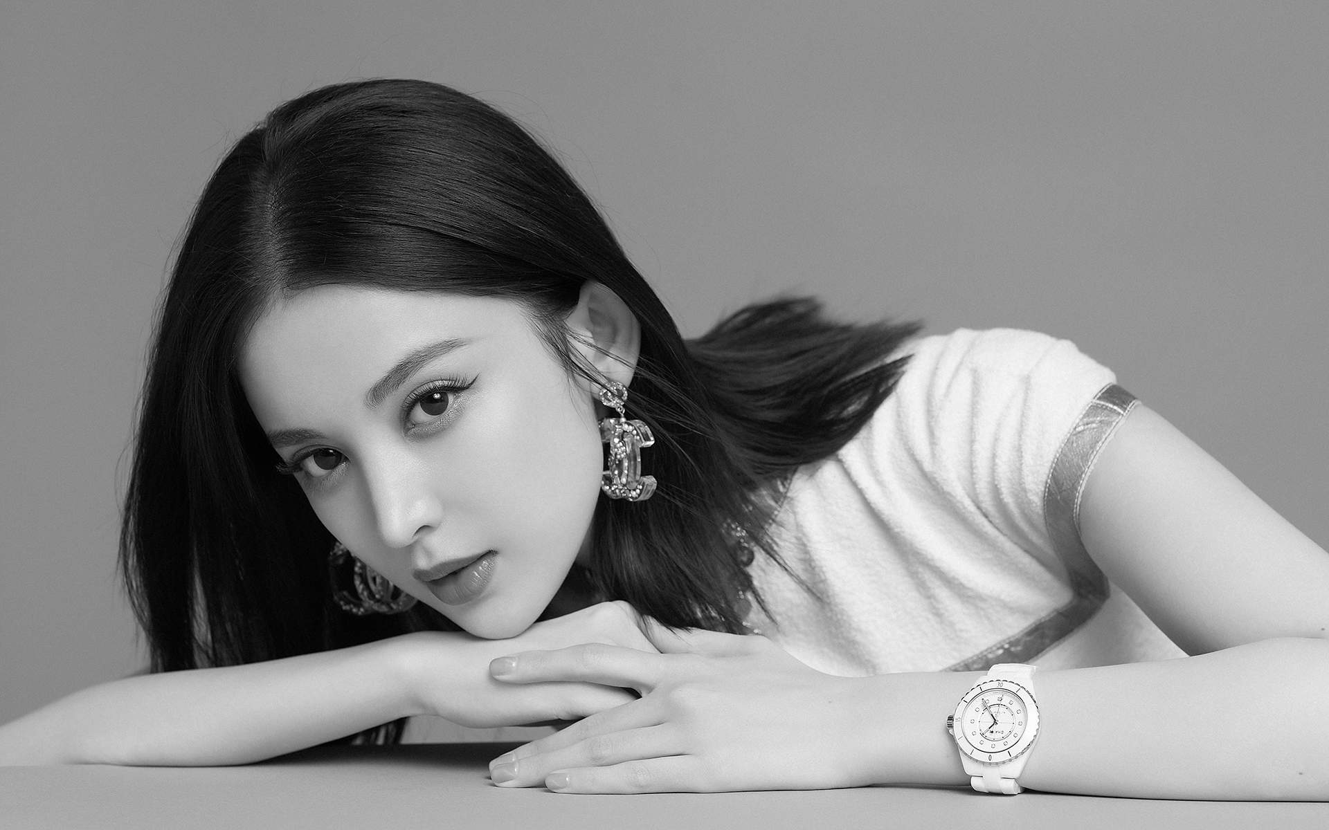 中国内地新疆乌鲁木齐市影视女演员古力娜扎清秀写真手机壁纸图片