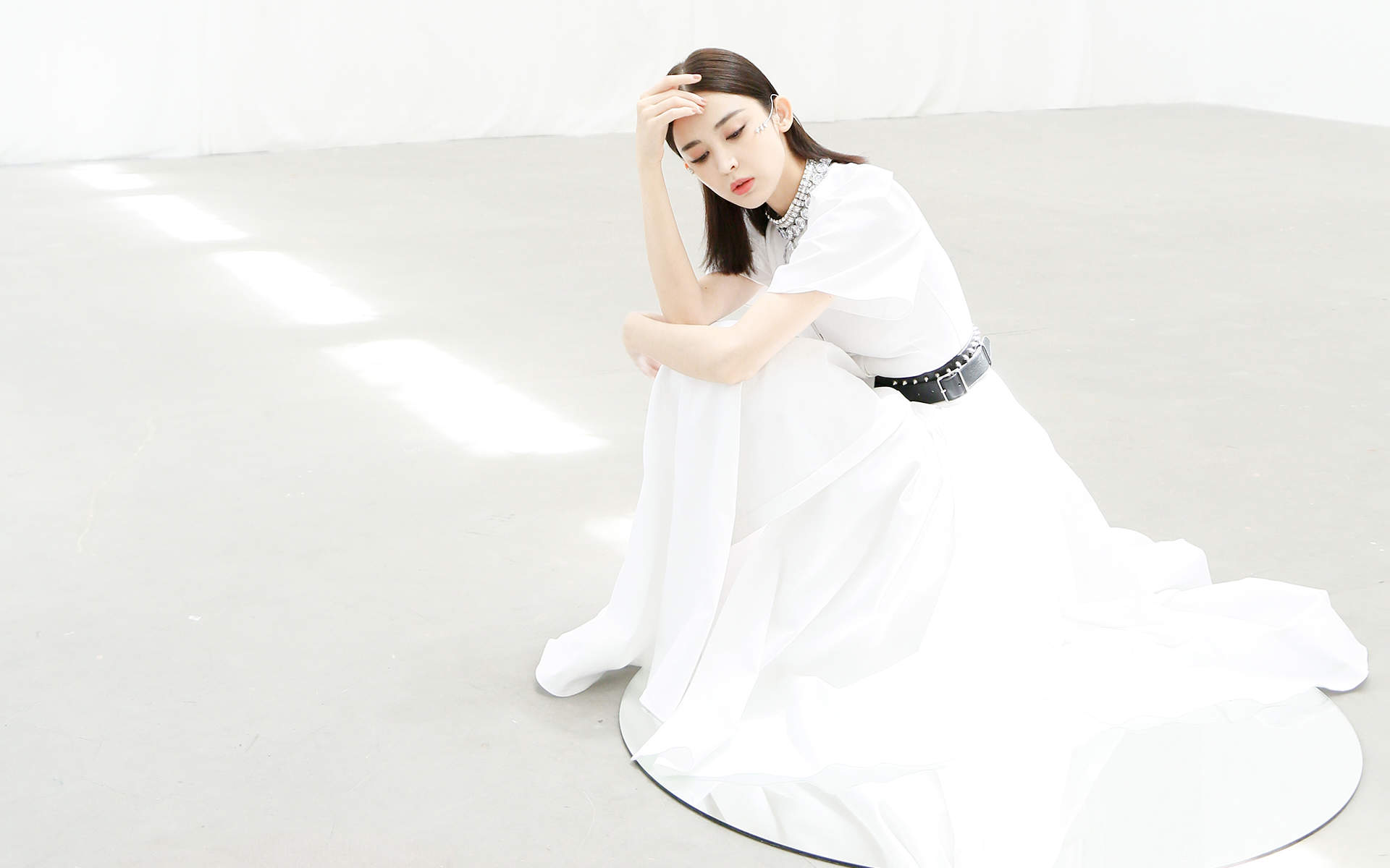 中国内地新疆乌鲁木齐市影视女演员古力娜扎清秀写真手机壁纸图片