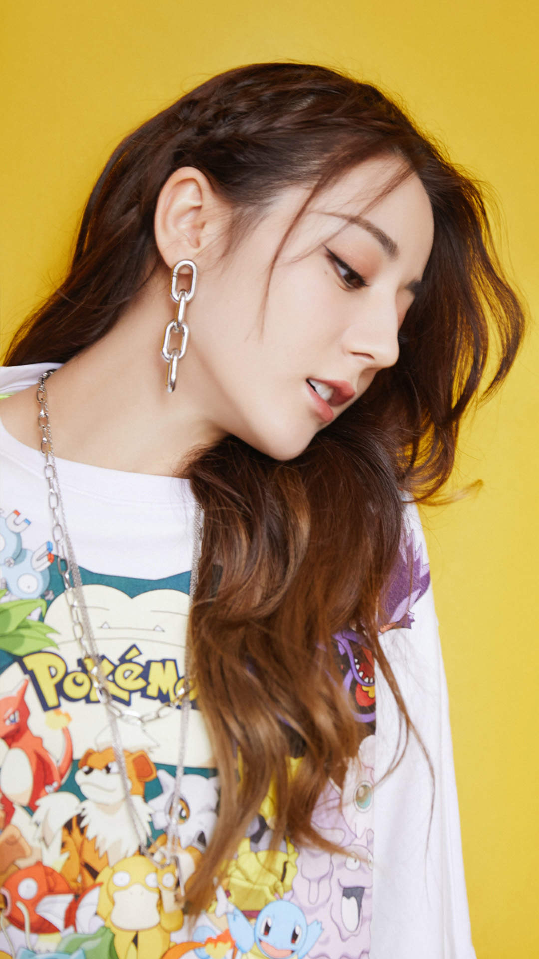 新疆乌鲁木齐美女演员迪丽热巴最新杂志写真图片图片