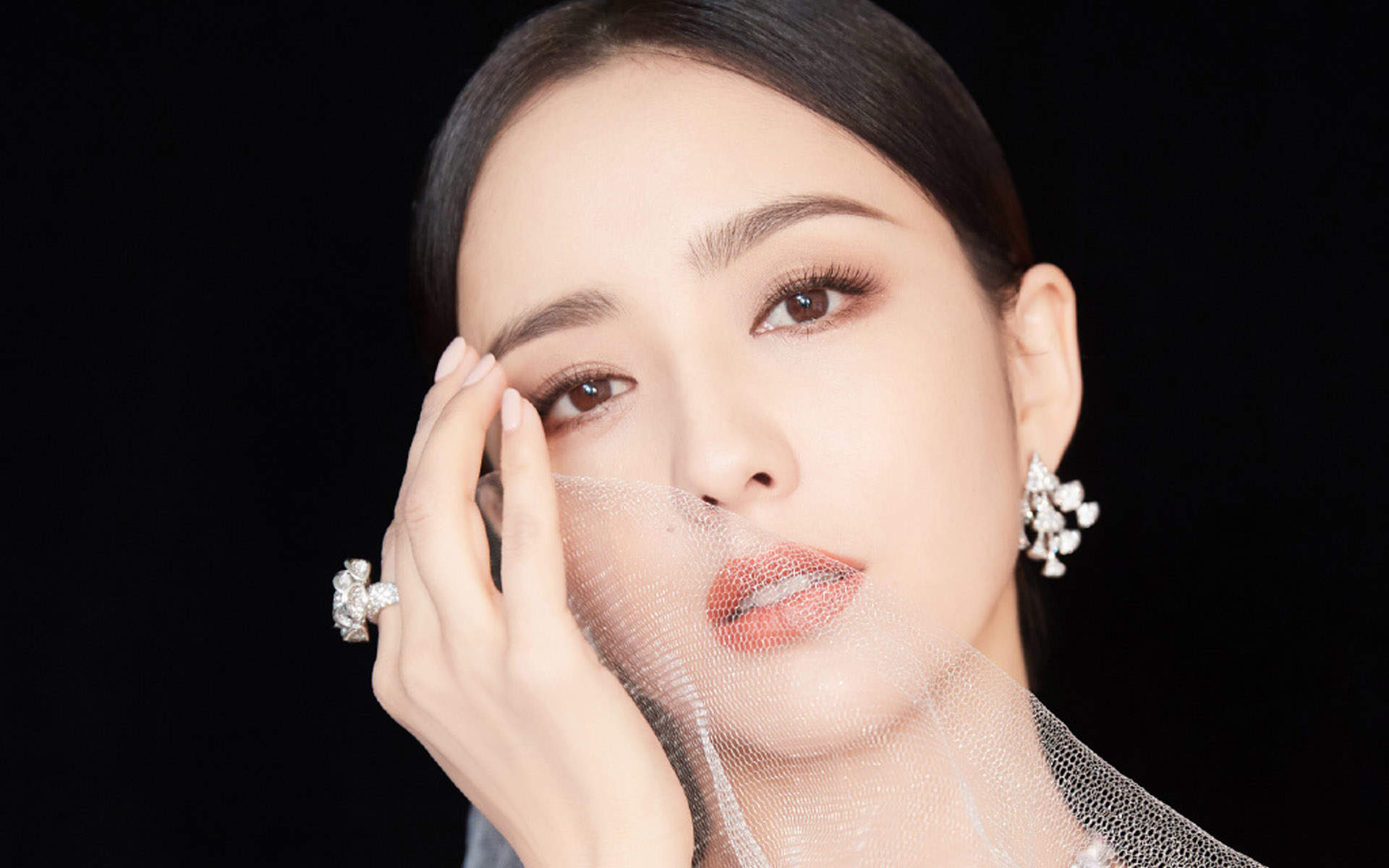 高清中国内地新疆伊犁影视女演员佟丽娅美艳性感高清桌面壁纸图片 高清中国内地新疆伊犁影视女演员佟丽娅美艳性感高清桌面壁纸图片