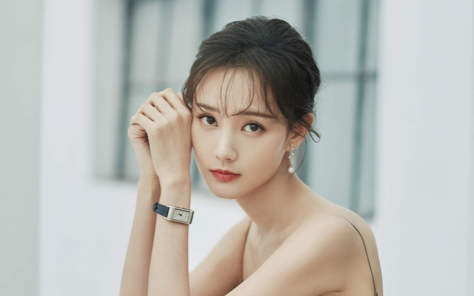 高清中国内地山东济南女演员李一桐Q清纯小公主白裙明星美女写真图片图片
