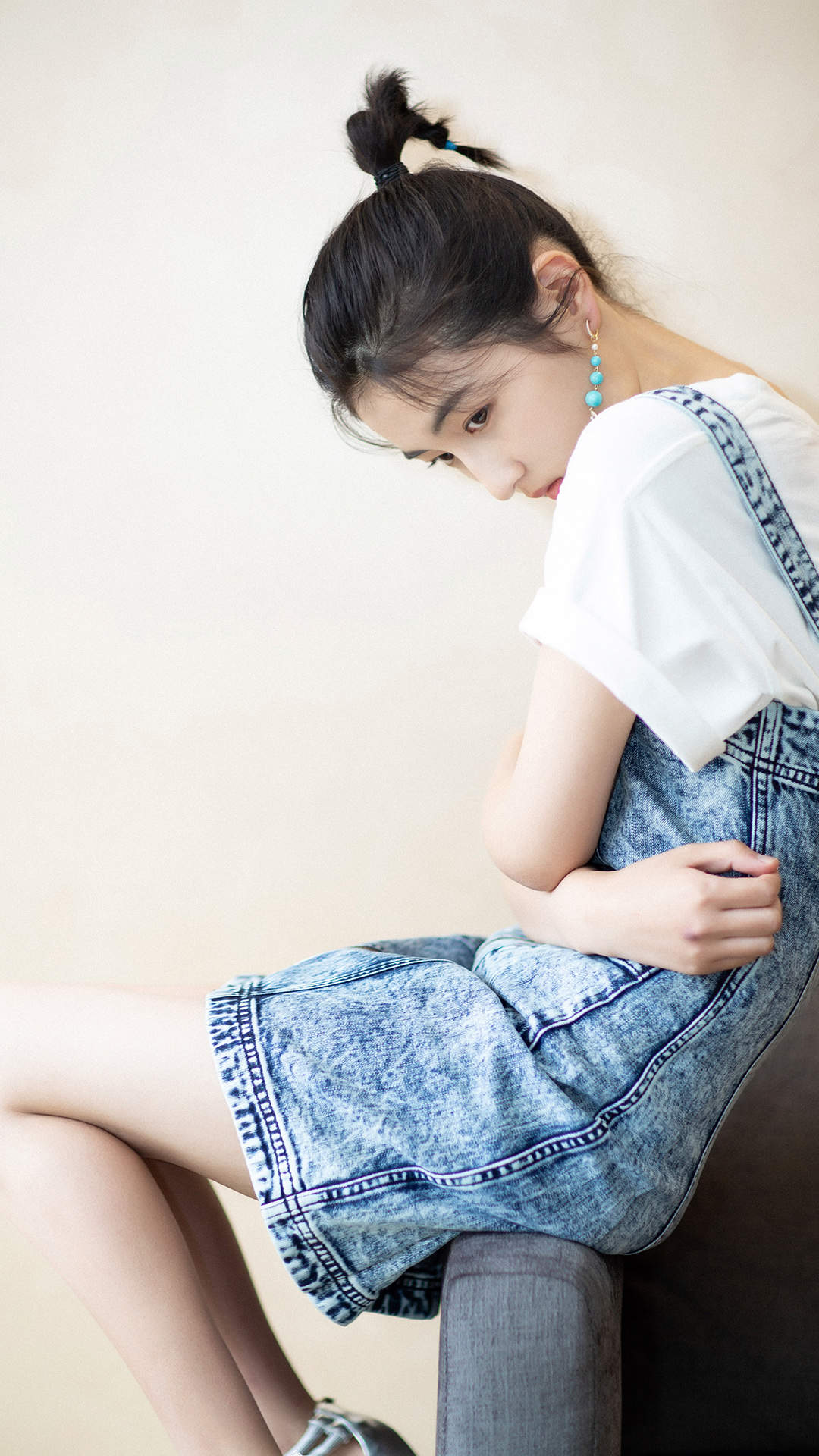 中国内地河南省三门峡女演员张子枫复古风私服照图片图片