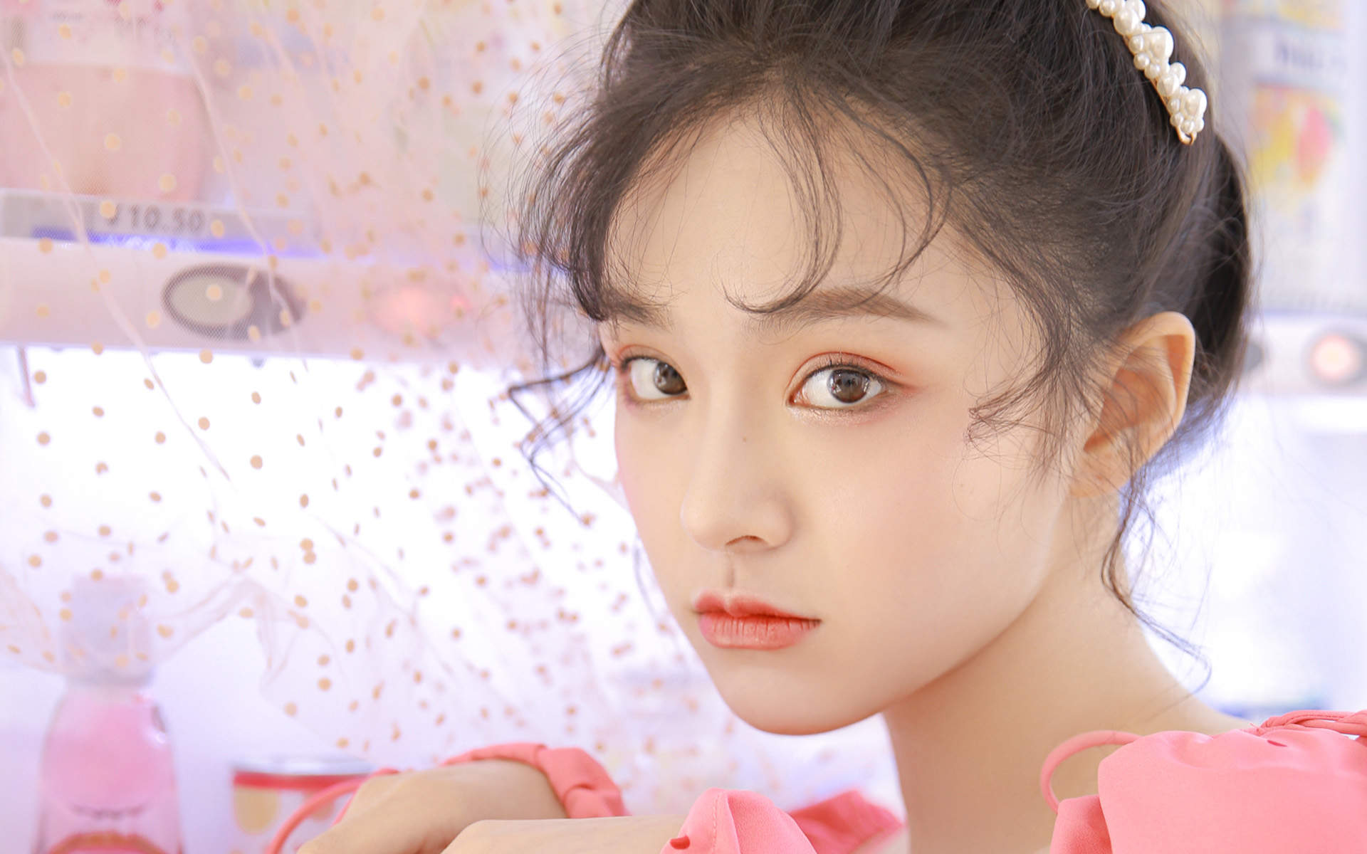 倪妮复古典雅写真图片电脑壁纸图片