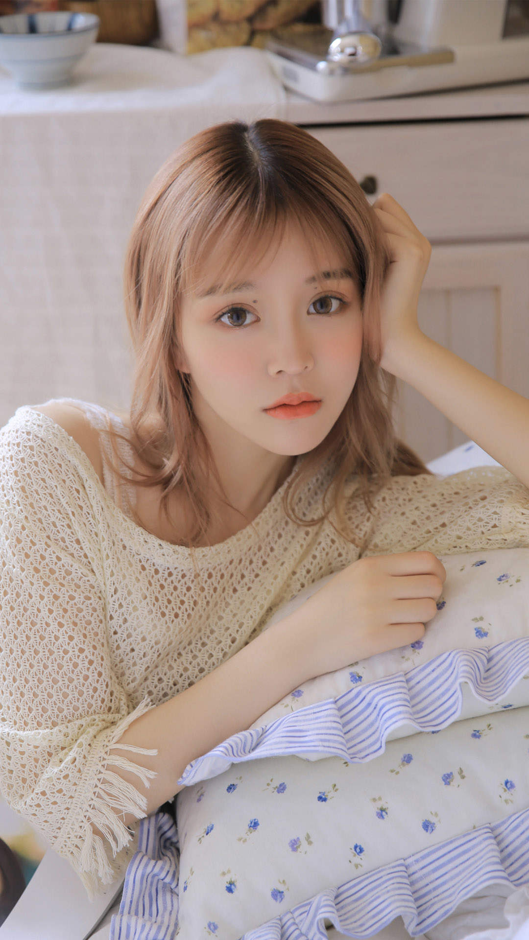 甜美居家美女手机壁纸图片图片