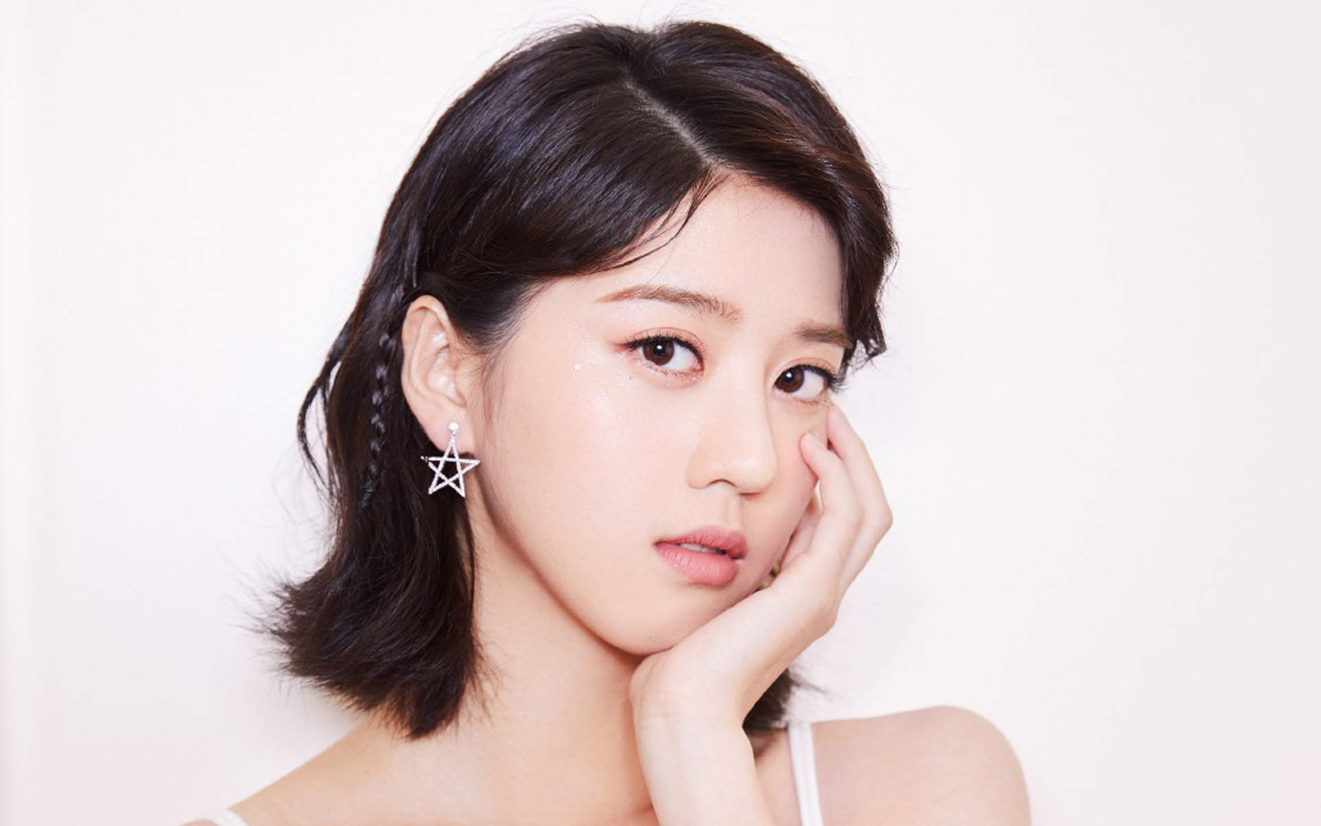 高清台湾美女李凯馨个性时髦写真桌面壁纸图片