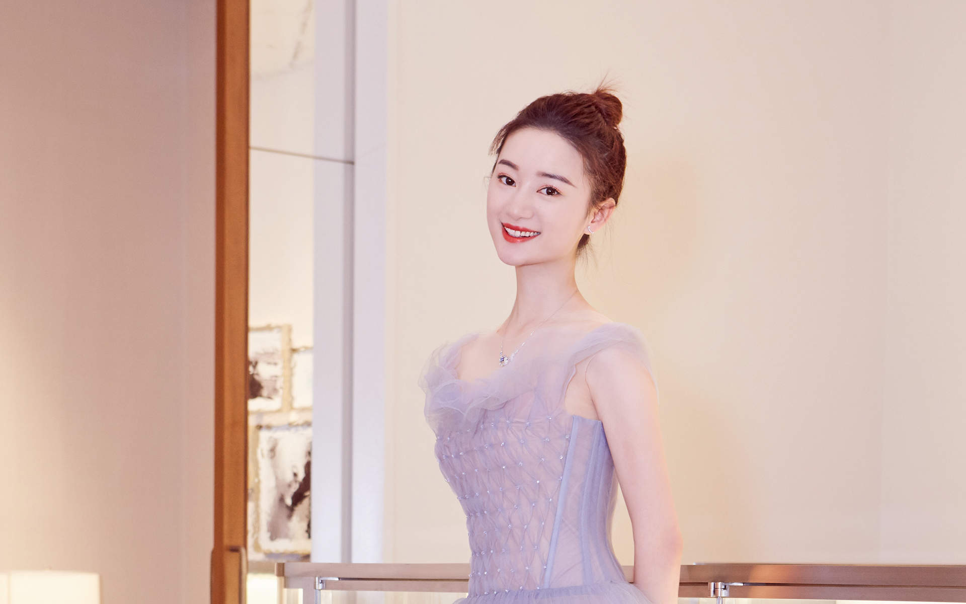 中国内地上海市长宁影视女演员郭晓婷紫色优雅写真图片图片