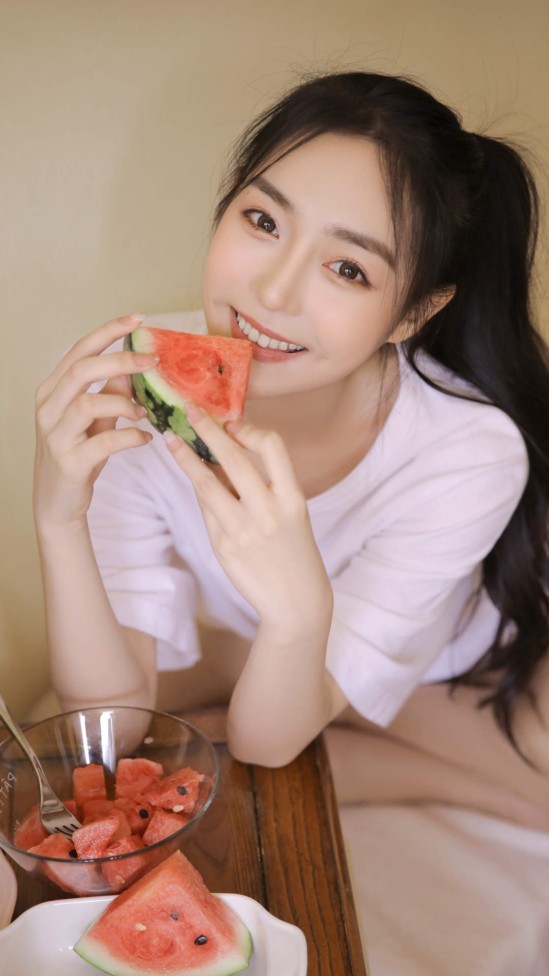 甜美蕾丝美女手机壁纸图片