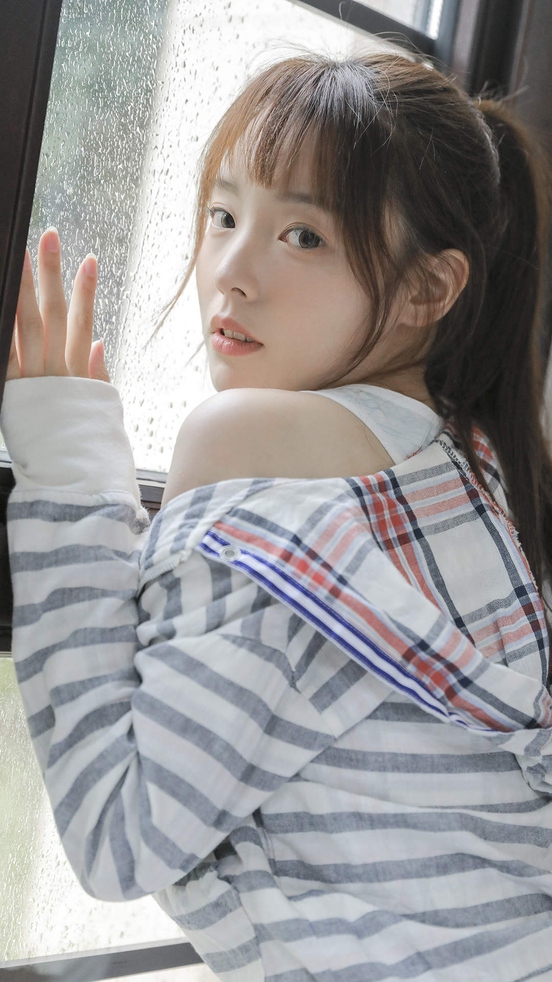 甜美蕾丝美女手机壁纸图片