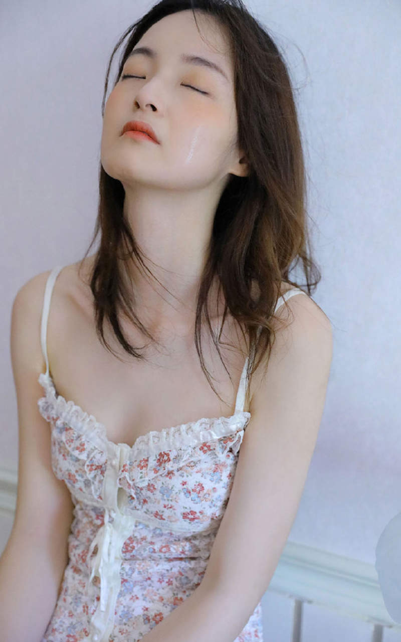毛衣长腿美女手机壁纸图片