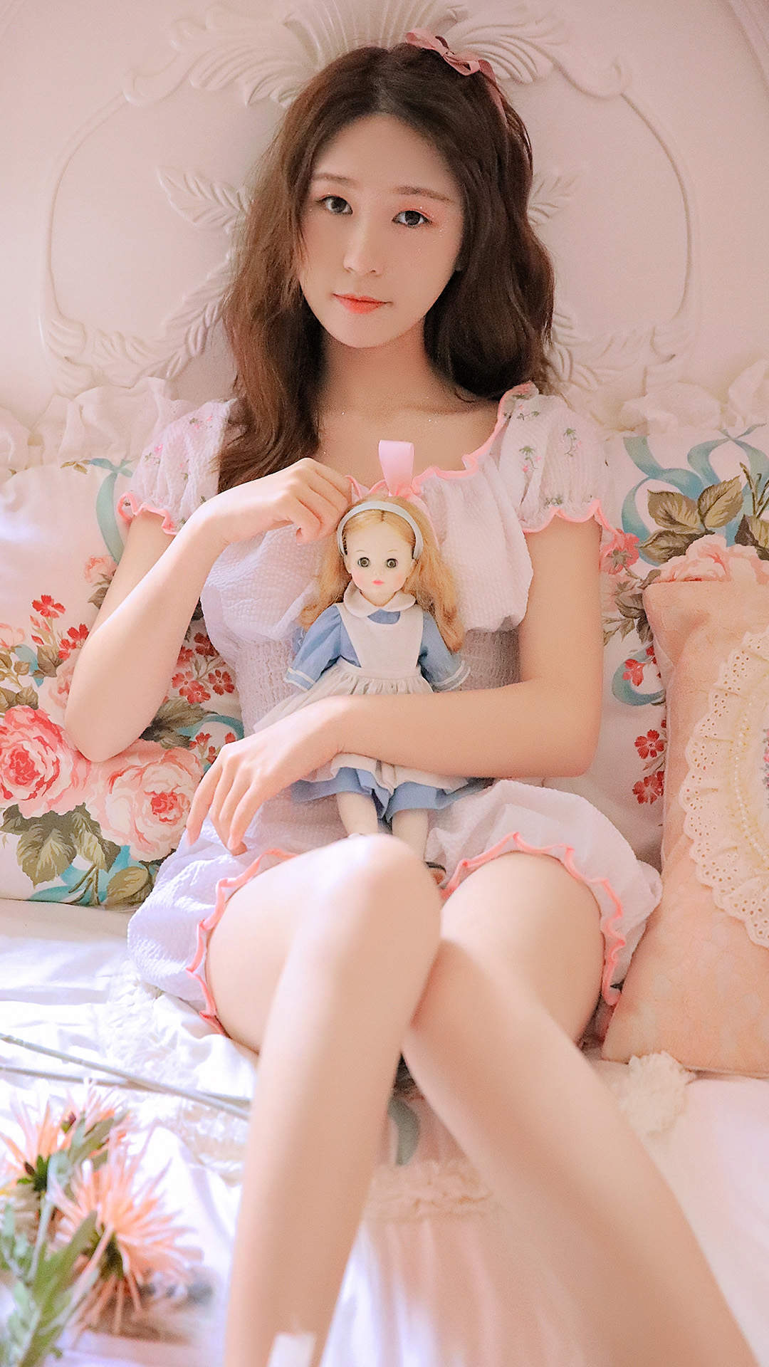 诱人长腿居家美女手机壁纸图片