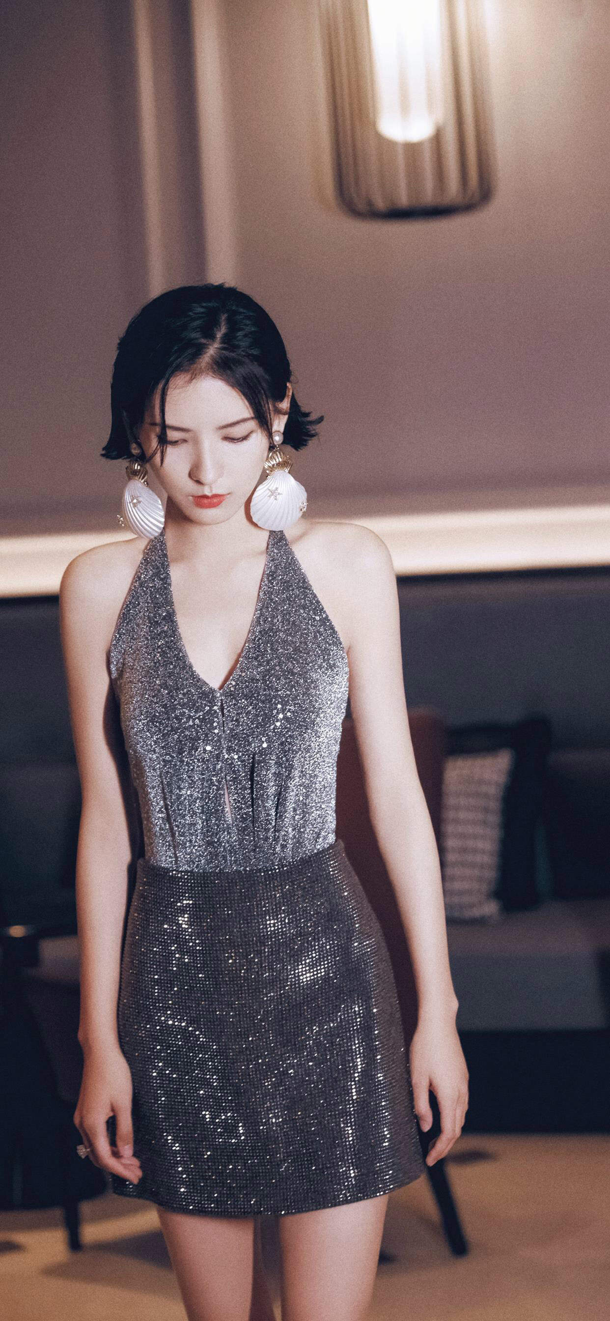 中国内地新晋女演员模特张予曦妩媚浴袍微博美照图片图片
