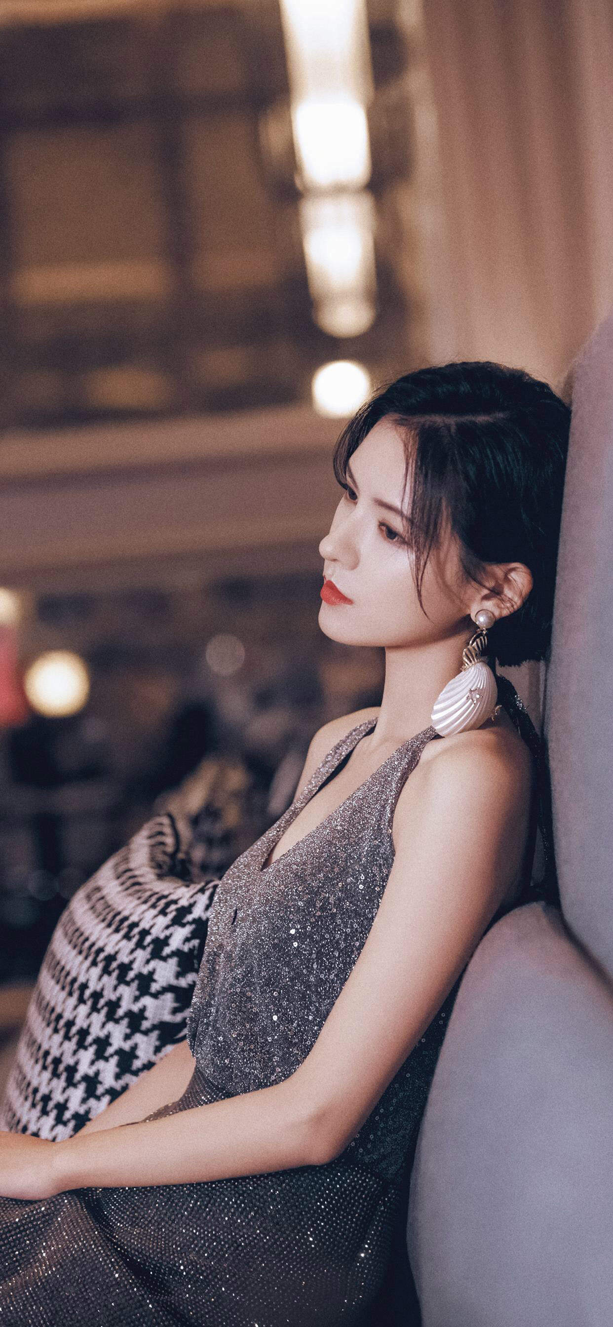 中国内地新晋女演员模特张予曦妩媚浴袍微博美照图片图片