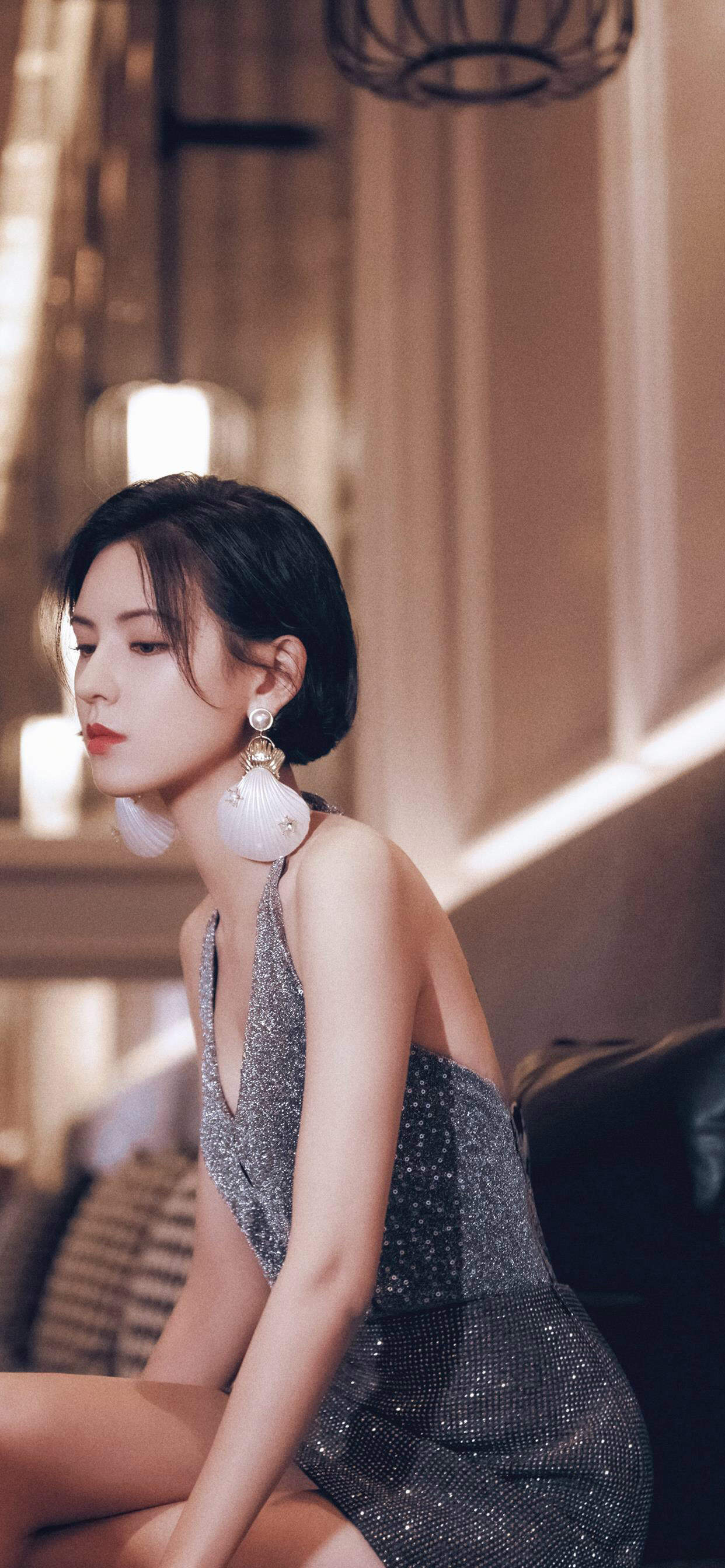 中国内地新晋女演员模特张予曦妩媚浴袍微博美照图片图片
