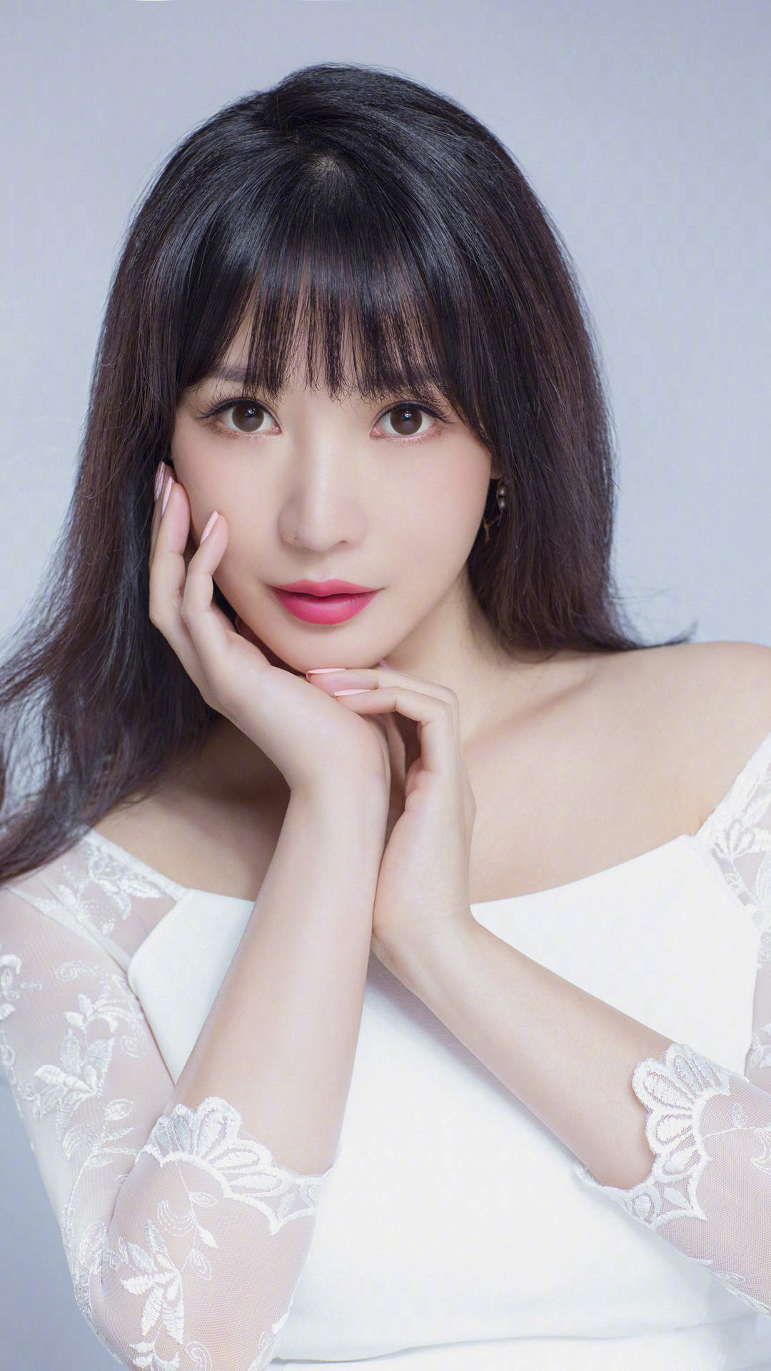 中国内地湖南衡阳女演员柳岩写真电脑桌面壁纸之网络美女图片