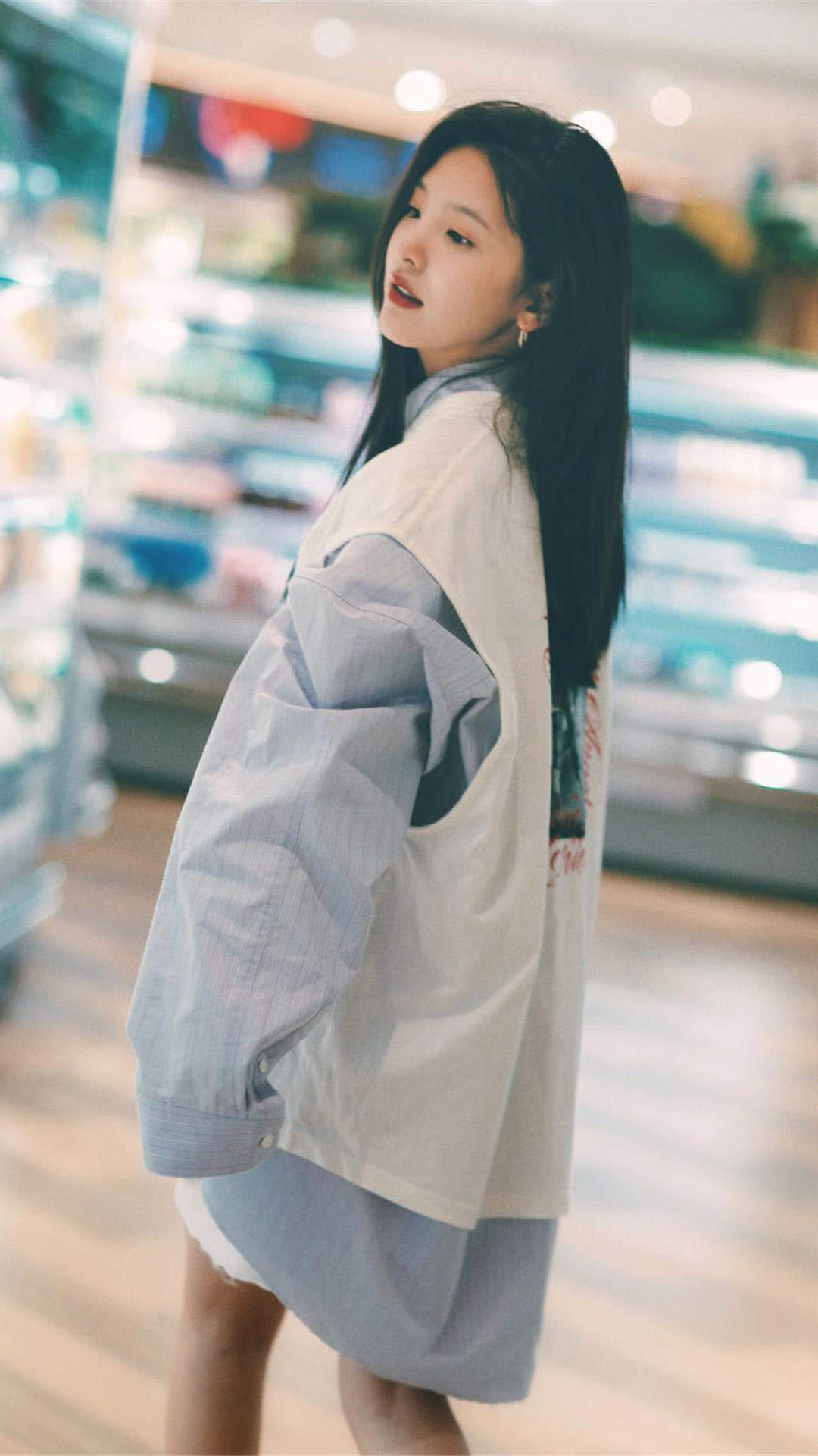 高清女明星模特章若楠随性街拍写真手机壁纸图片