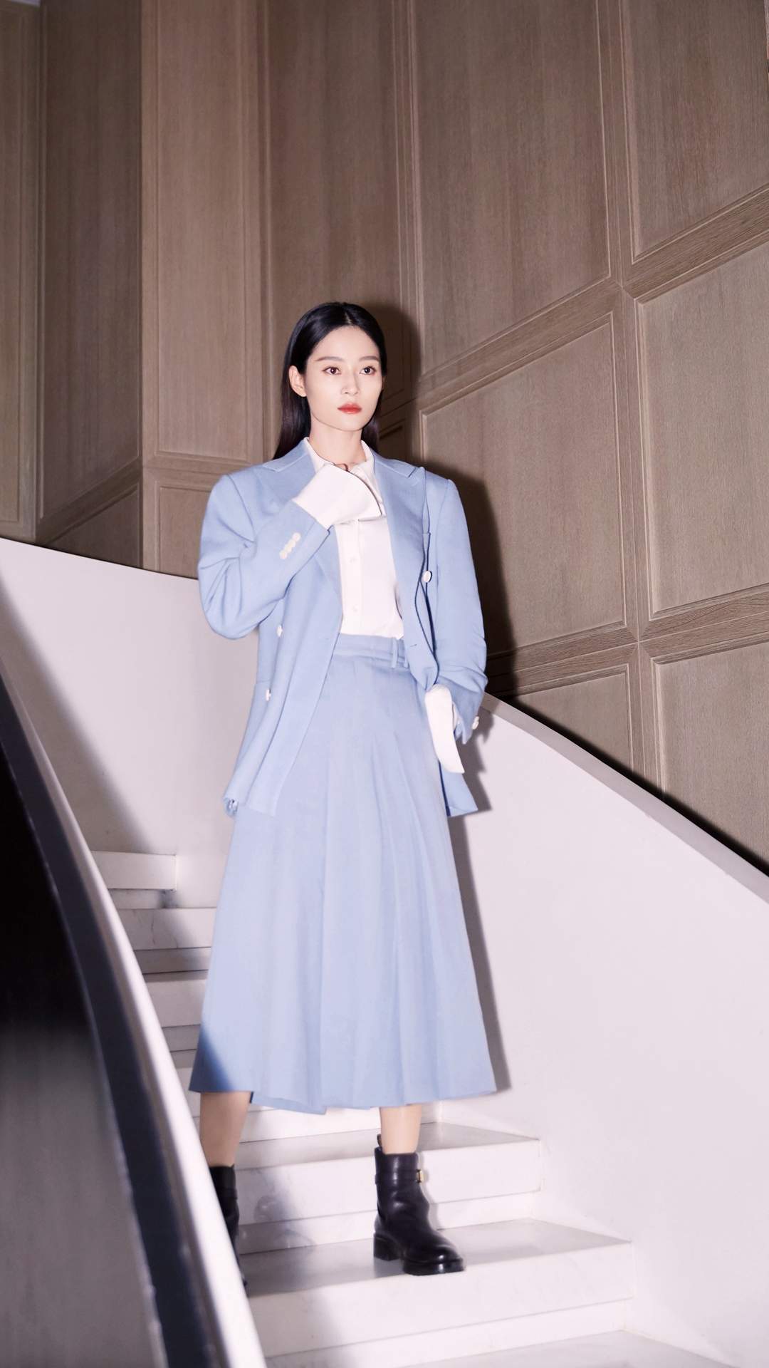 高清内地山东烟台女演员王媛可甜酷写真手机壁纸图片