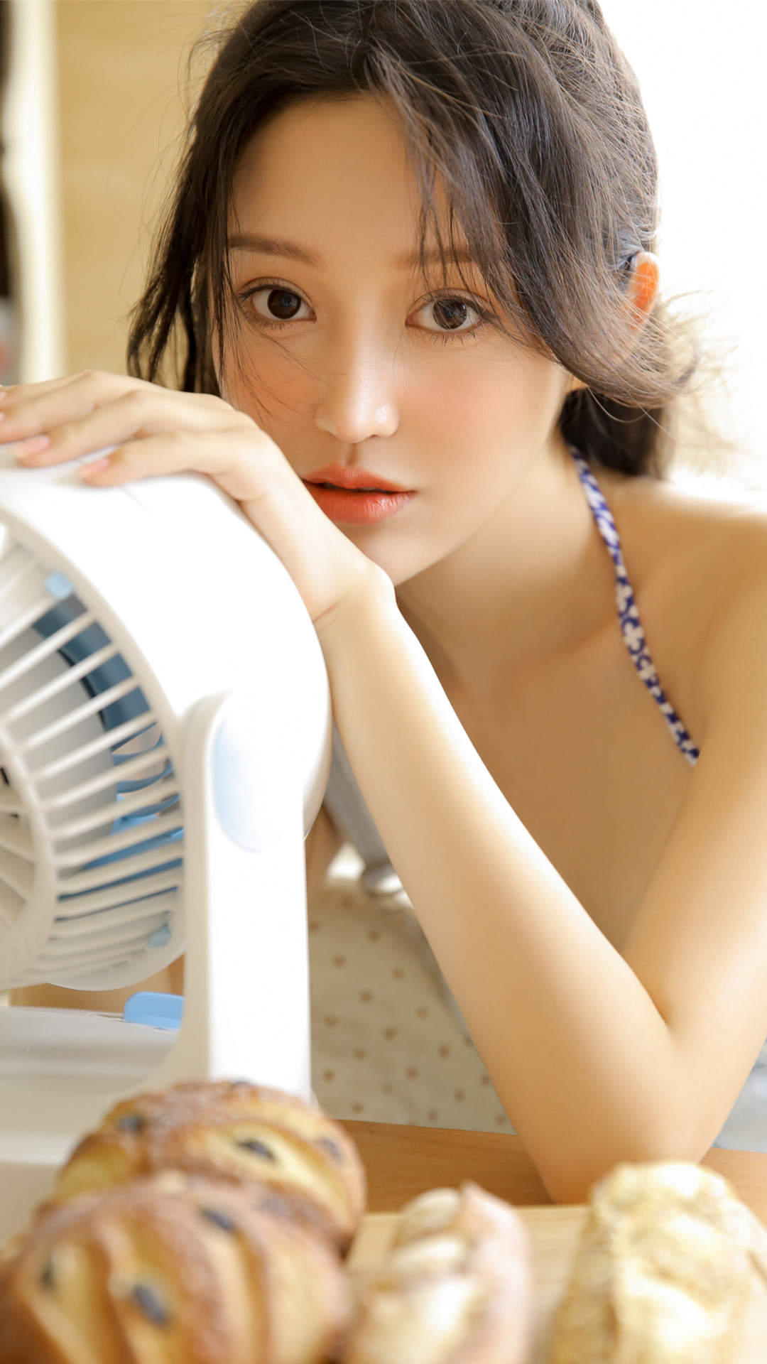 甜美蕾丝美女手机壁纸图片