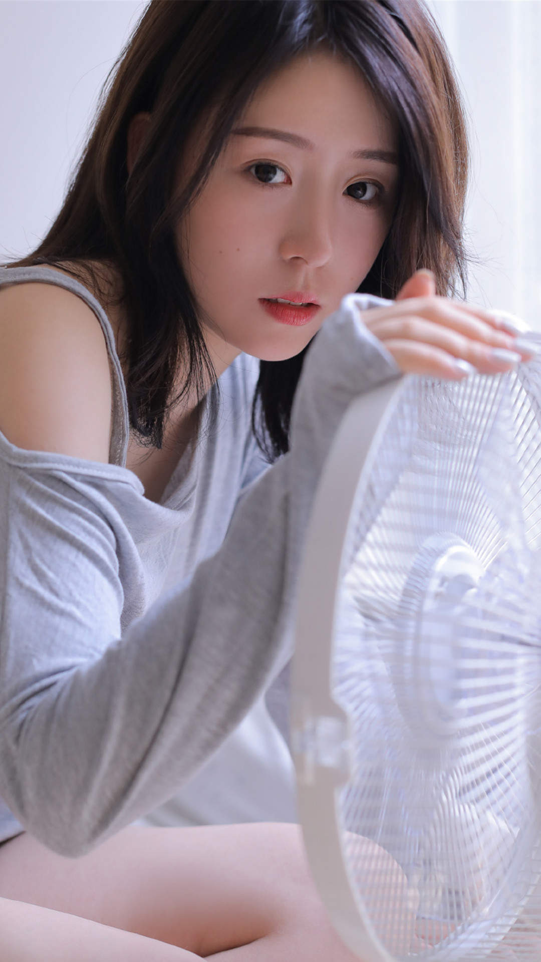 甜美蕾丝美女手机壁纸图片