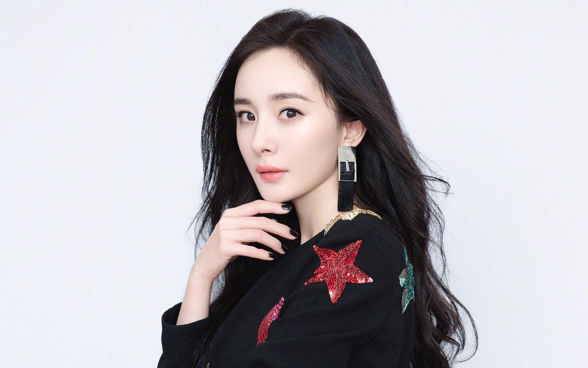 中国内地北京影视女演员杨幂优雅知性高清桌面壁纸图片
