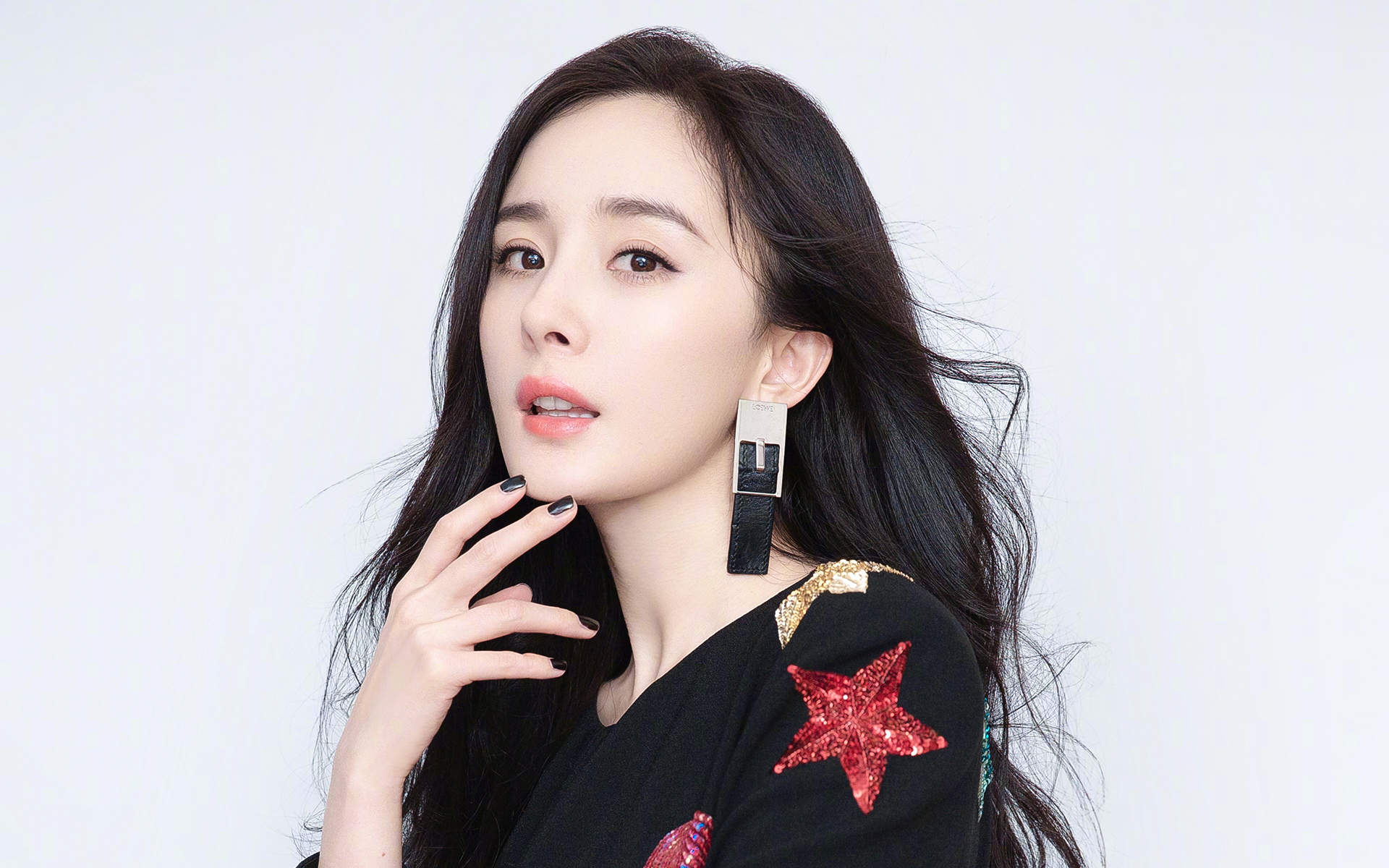 中国内地北京影视女演员杨幂优雅知性高清桌面壁纸图片