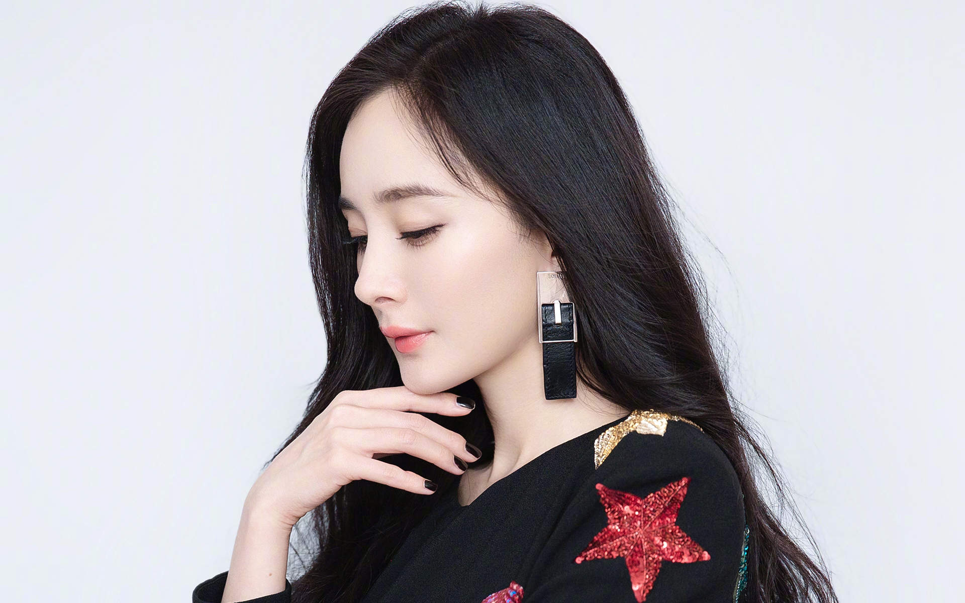 中国内地北京影视女演员杨幂优雅知性高清桌面壁纸图片