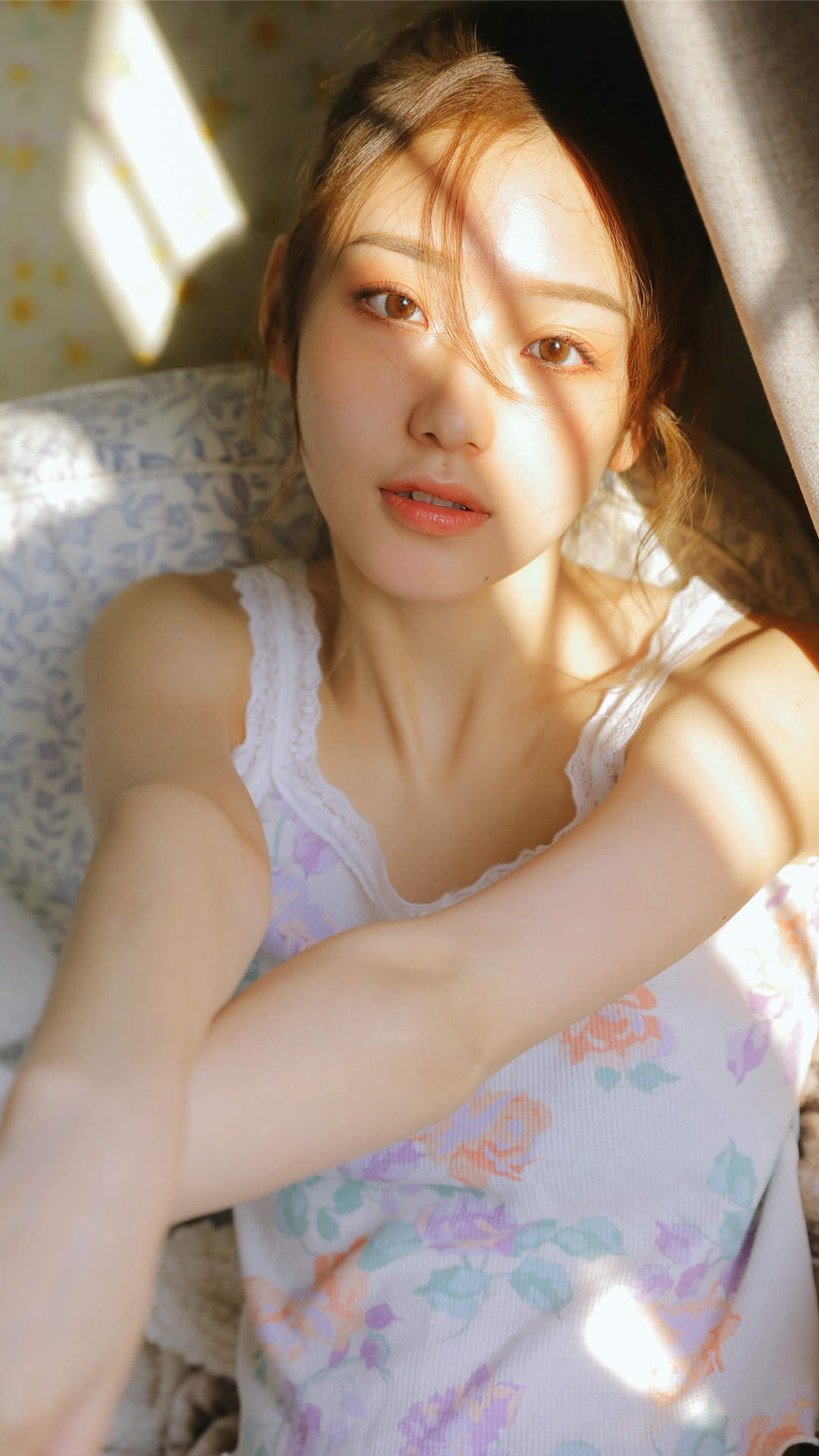 甜美蕾丝美女手机壁纸图片