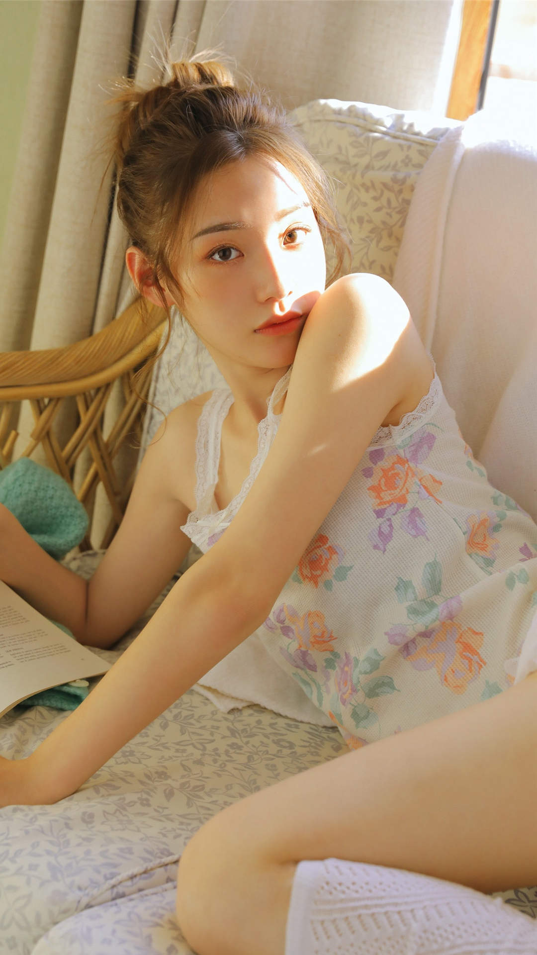 甜美蕾丝美女手机壁纸图片