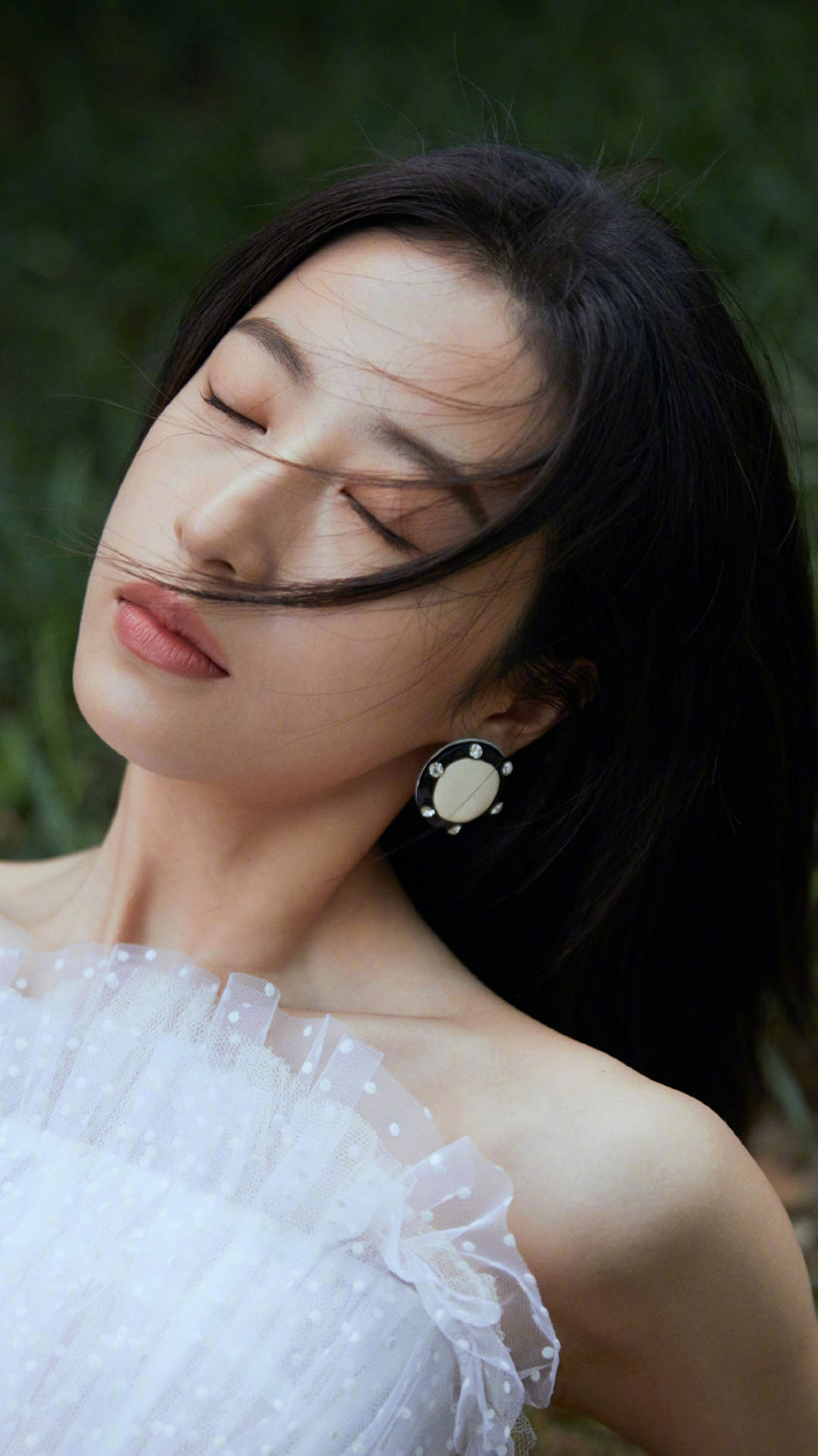 周雨彤图片