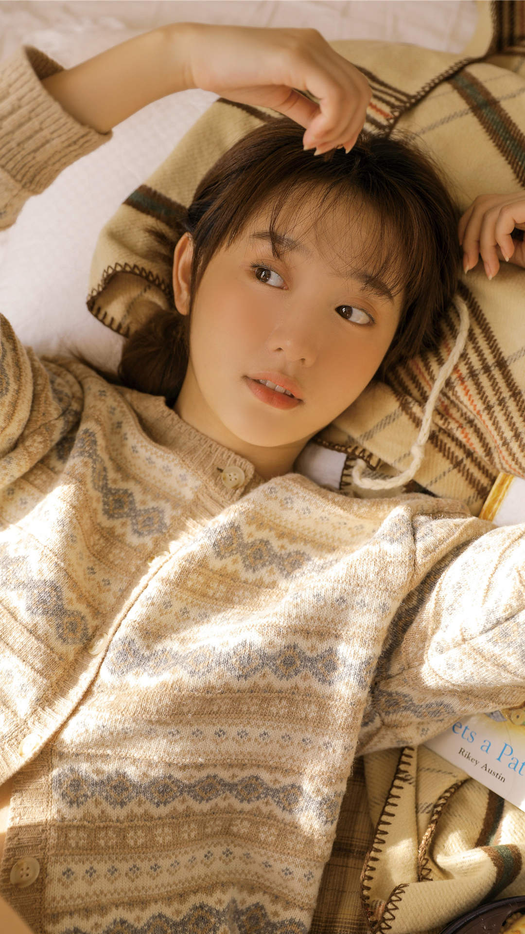 甜美蕾丝美女手机壁纸图片