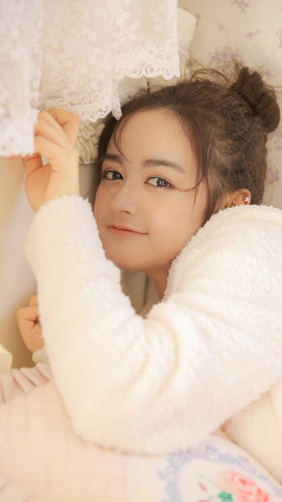 甜美蕾丝美女手机壁纸图片