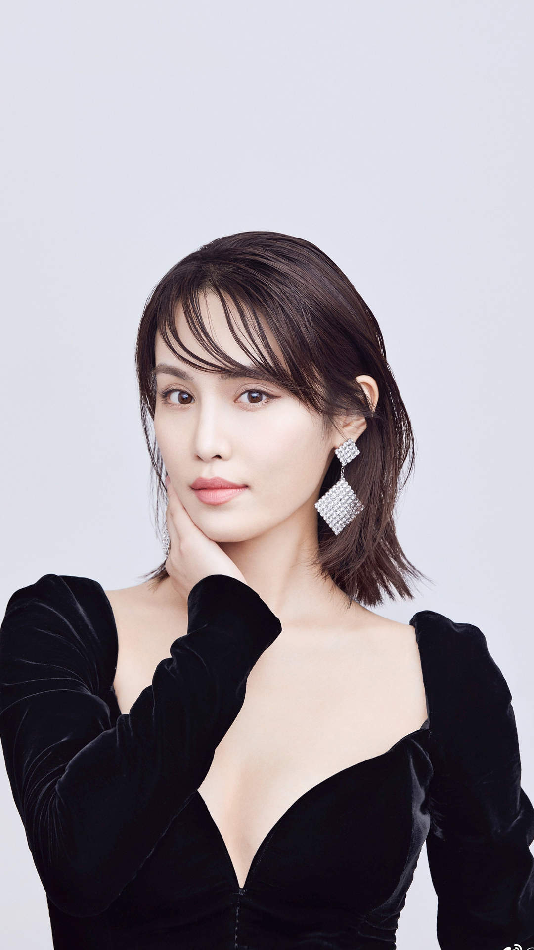 高清中国山东济南影视女演员韩丹彤巴黎时装周图片图片