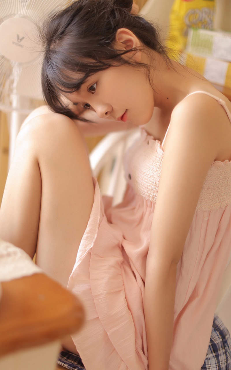 甜美蕾丝美女手机壁纸图片