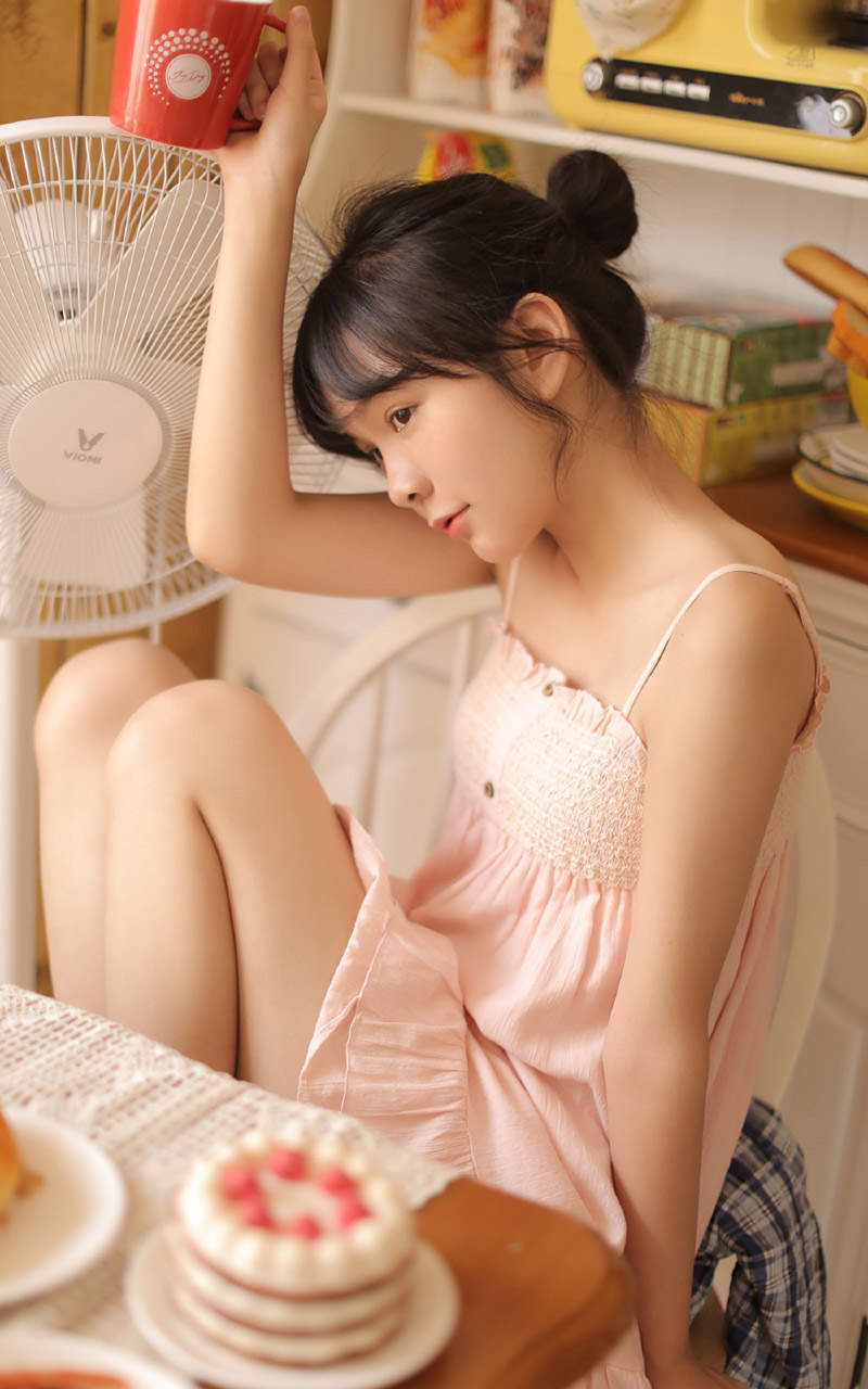 甜美蕾丝美女手机壁纸图片